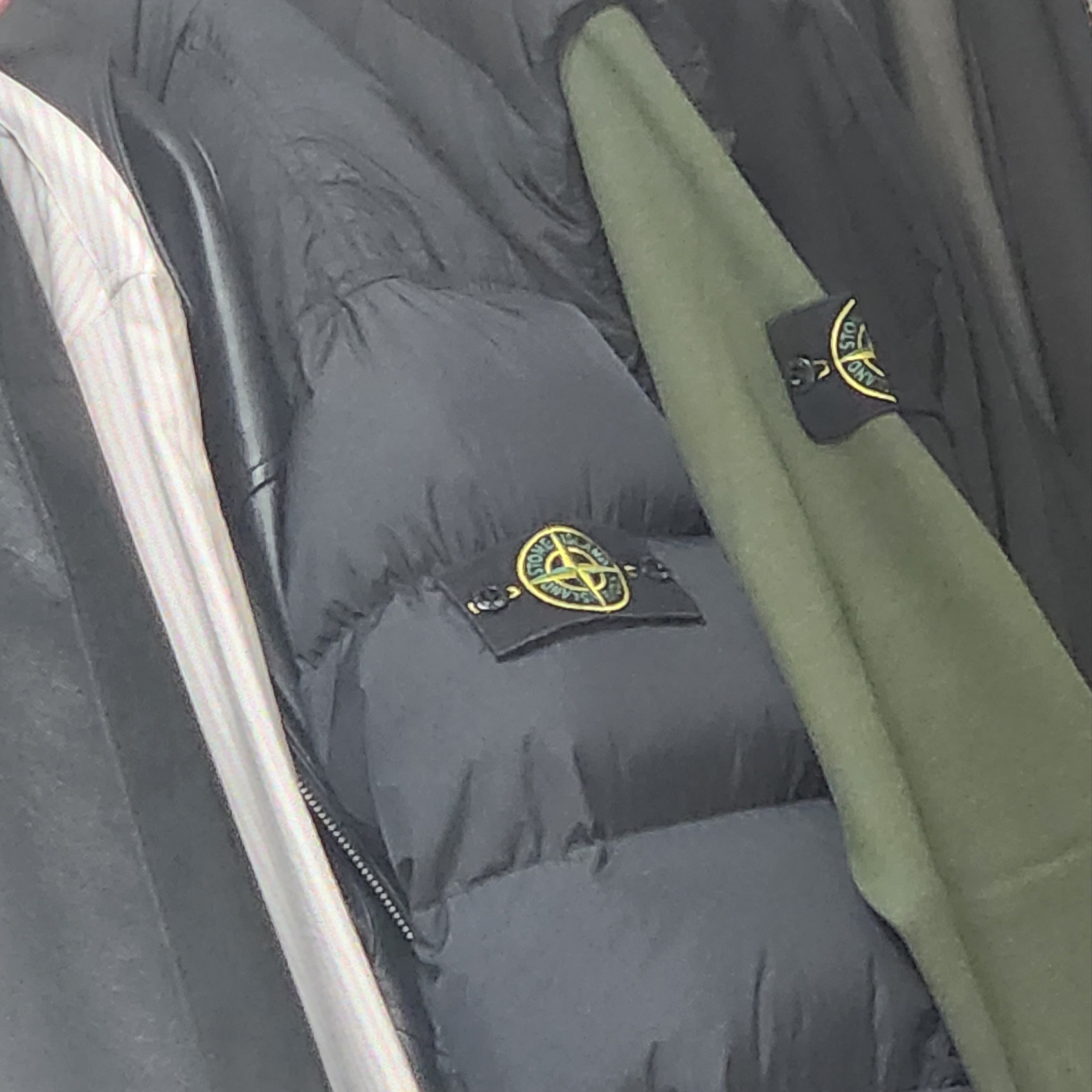 Stone Island 62420 Brushed Cotton Fleece Garment Dyed Crewneck Sweatshirt Olive Green - 23FW 착용 스타일