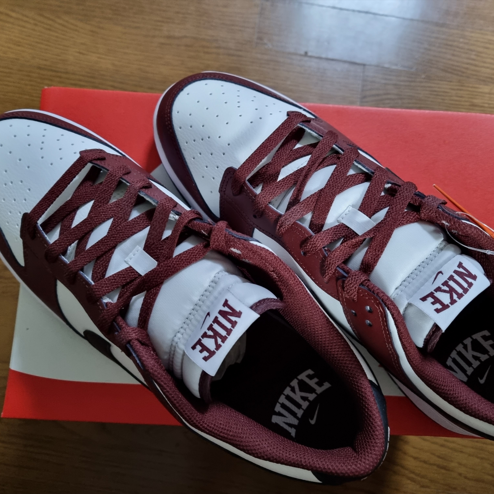 Nike Dunk Low Dark Team Red 착용 스타일 - 2