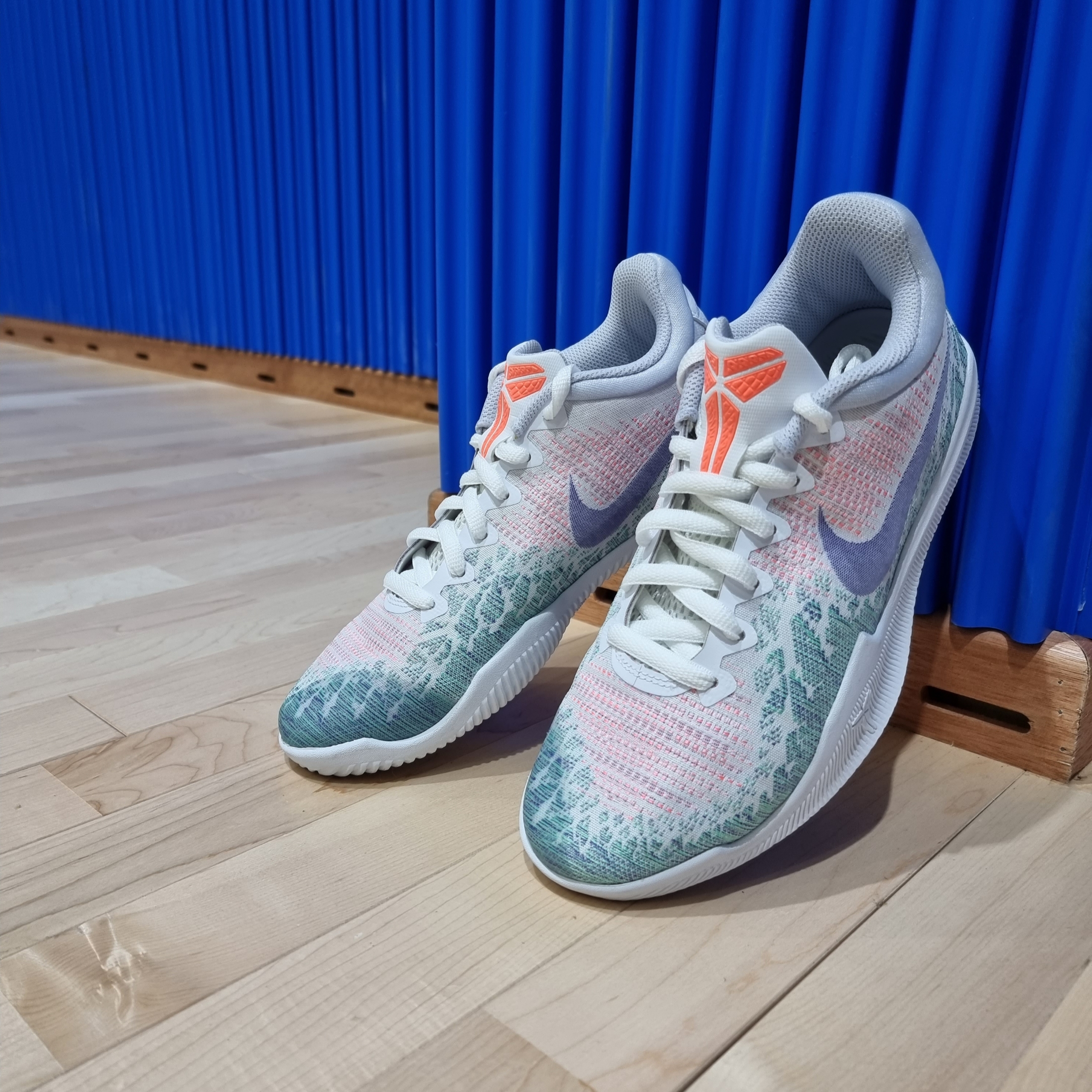 Nike Mamba Rage Bright Mango 착용 스타일