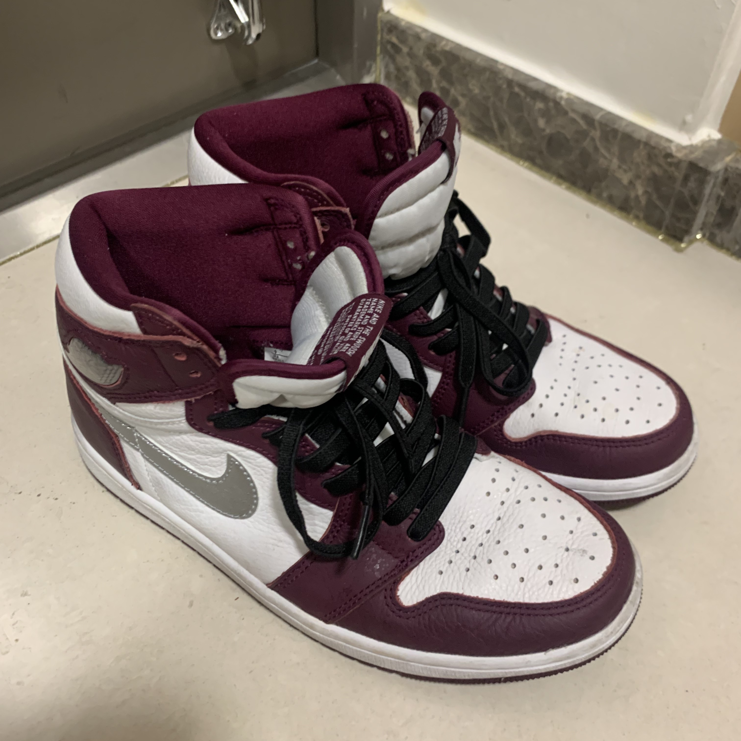 Jordan 1 Retro High OG Bordeaux 착용 스타일