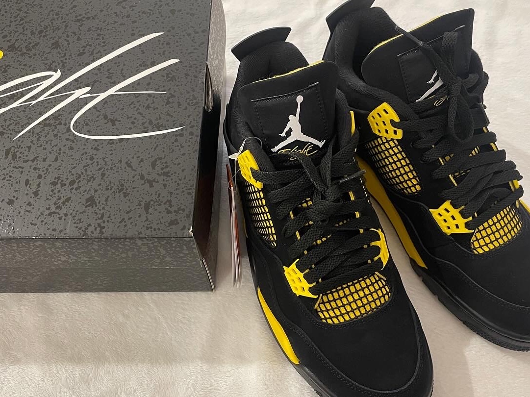 Jordan 4 Retro Thunder 2023 착용 스타일 - 3