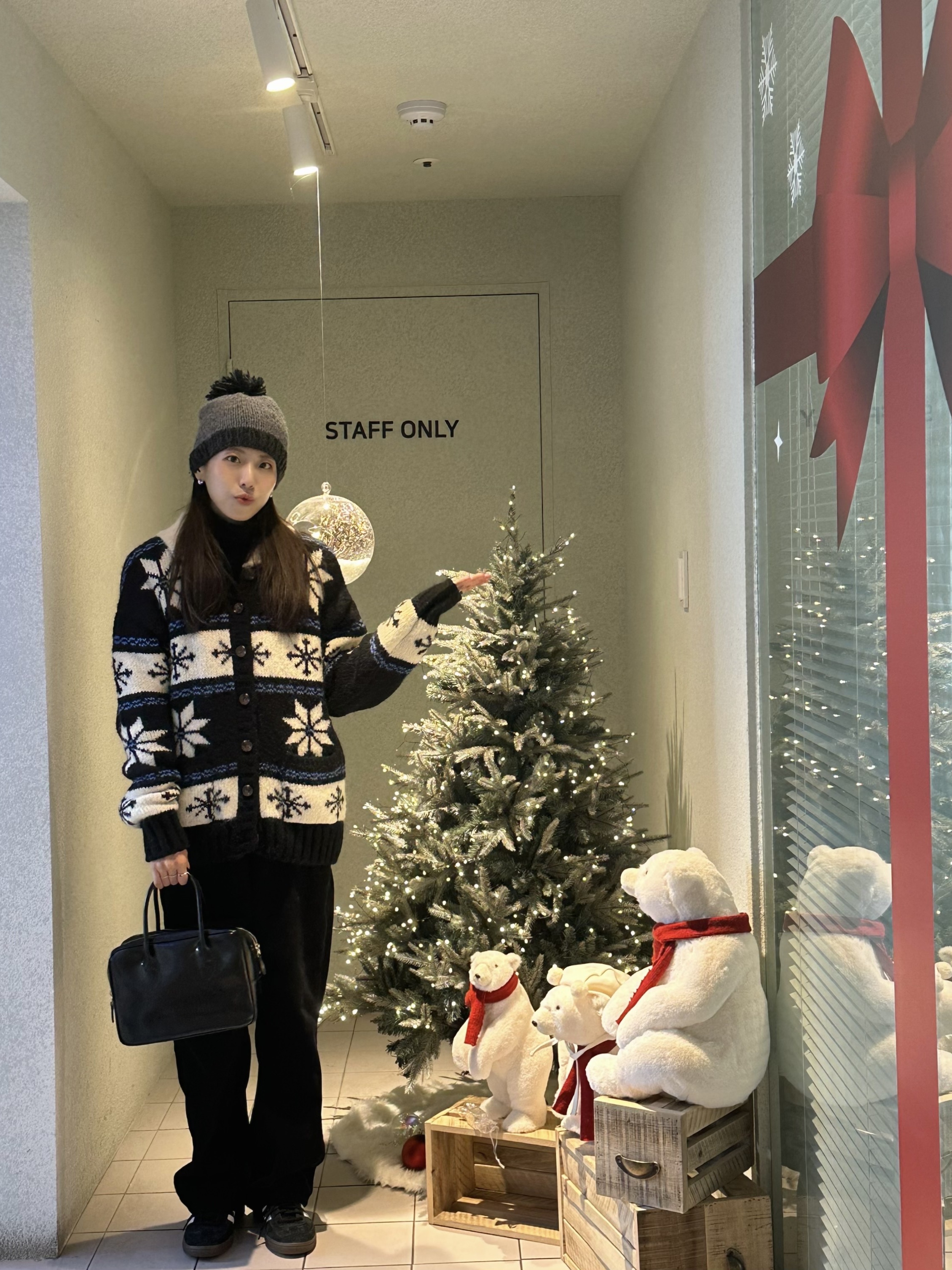 Greenbutter Women Snowflake Alpaca Cowichan Cardigan Black, Adidas Spezial Handball Core Black 착용 스타일 - 2
