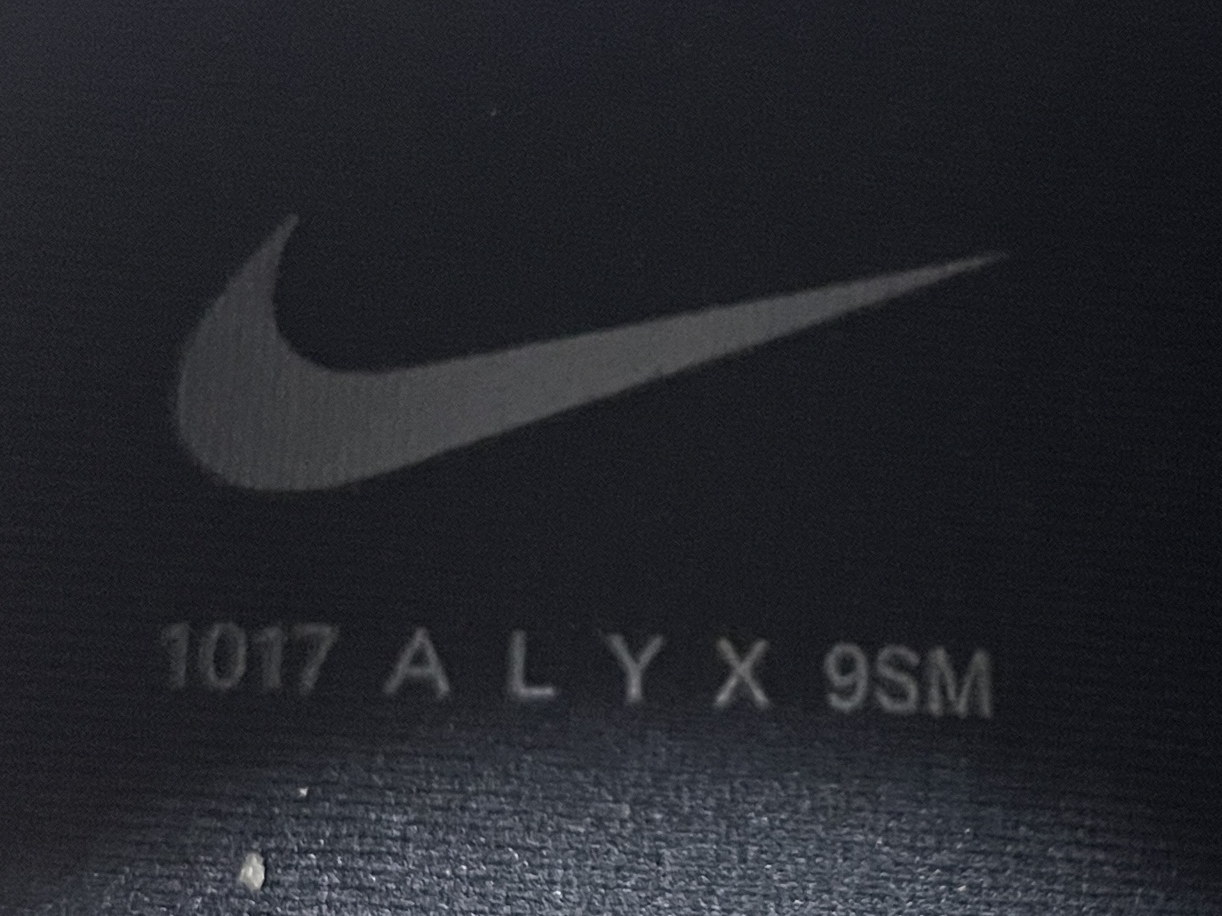 Nike x 1017 Alyx 9SM Air Force 1 Low SP Black 착용 스타일 - 5