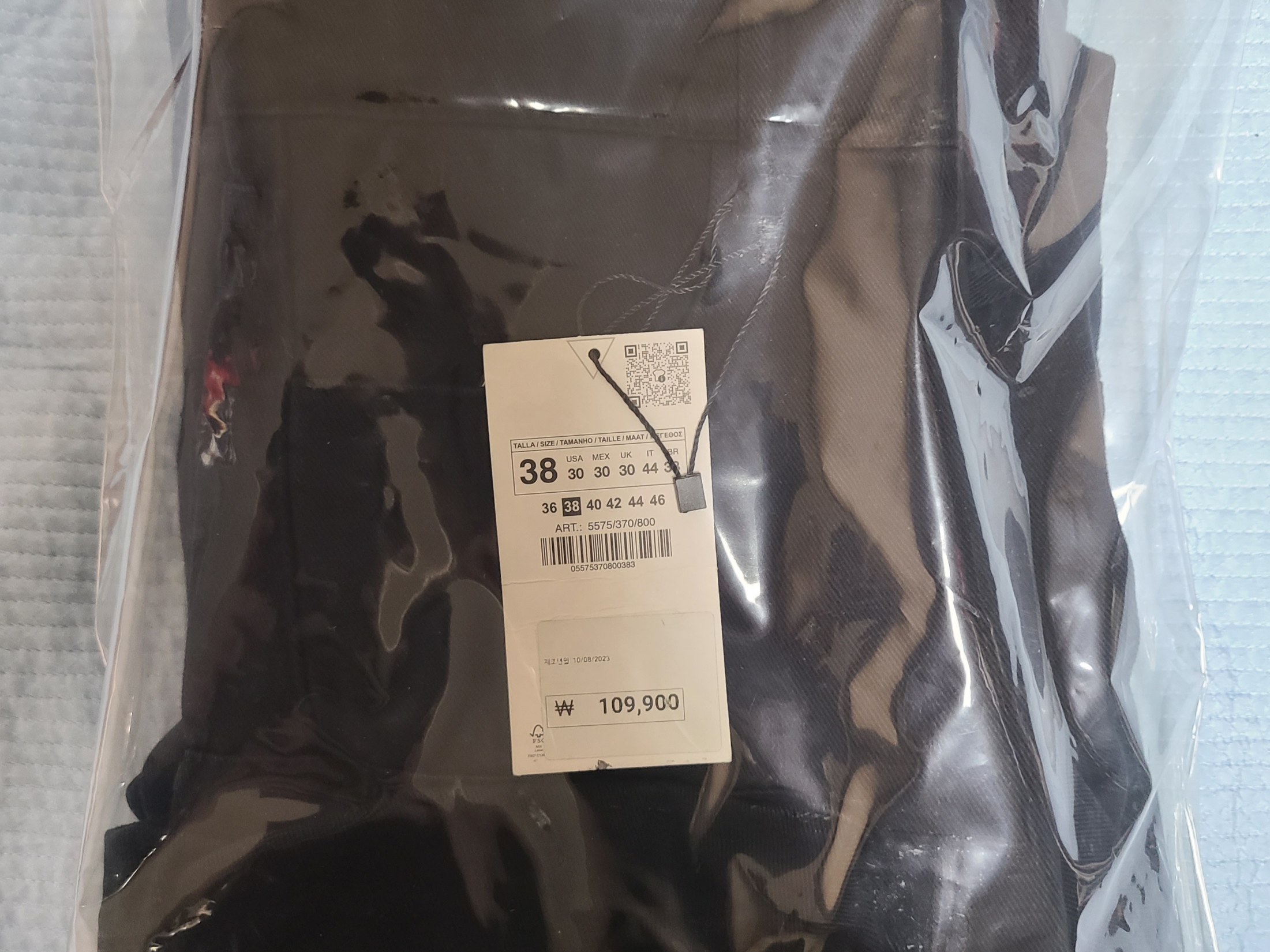 Zara Utility Pocket Pants Black 착용 스타일 - 2