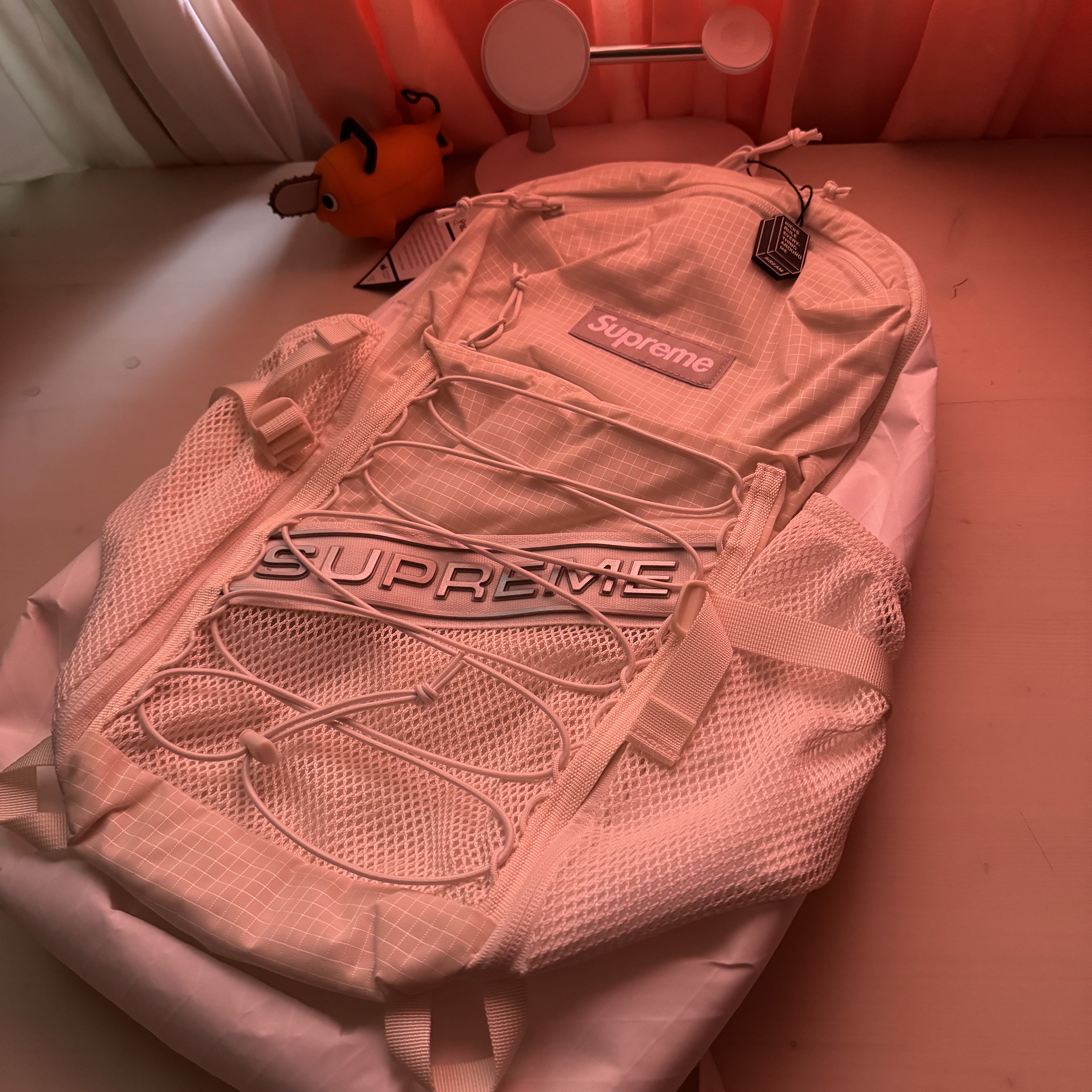 Supreme Backpack White - 23FW 착용 스타일 - 2