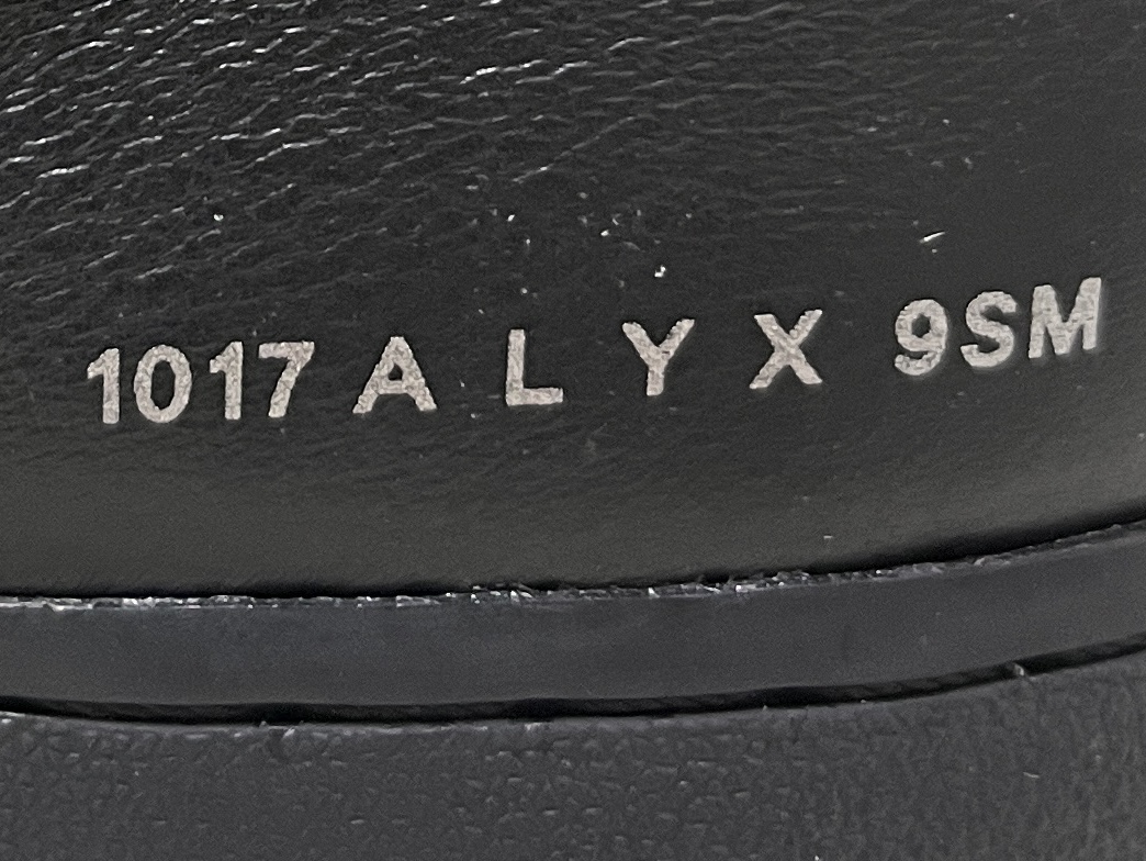 Nike x 1017 Alyx 9SM Air Force 1 Low SP Black 착용 스타일 - 1