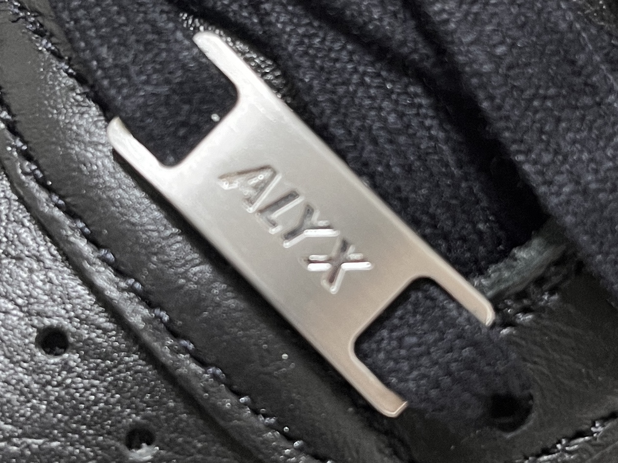 Nike x 1017 Alyx 9SM Air Force 1 Low SP Black 착용 스타일 - 2