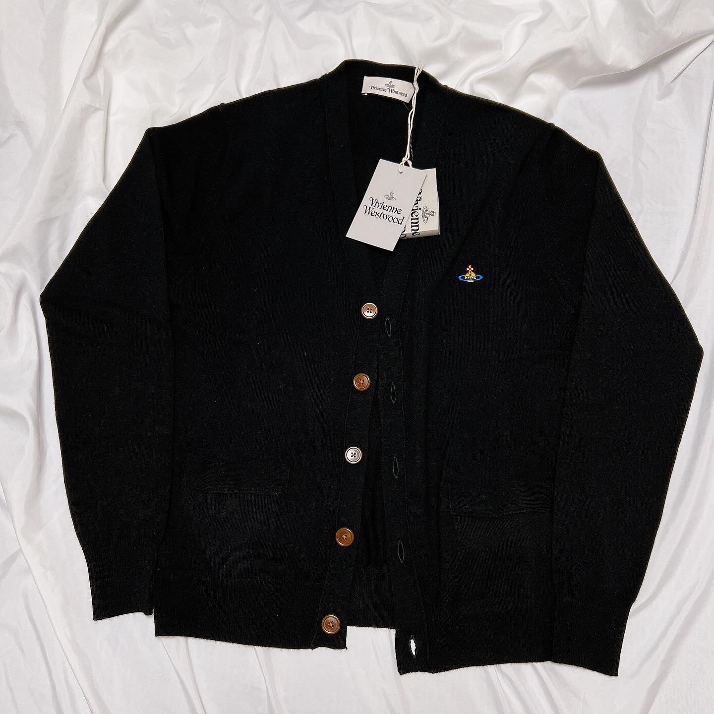 Vivienne Westwood Cardigan Black 착용 스타일 - 2
