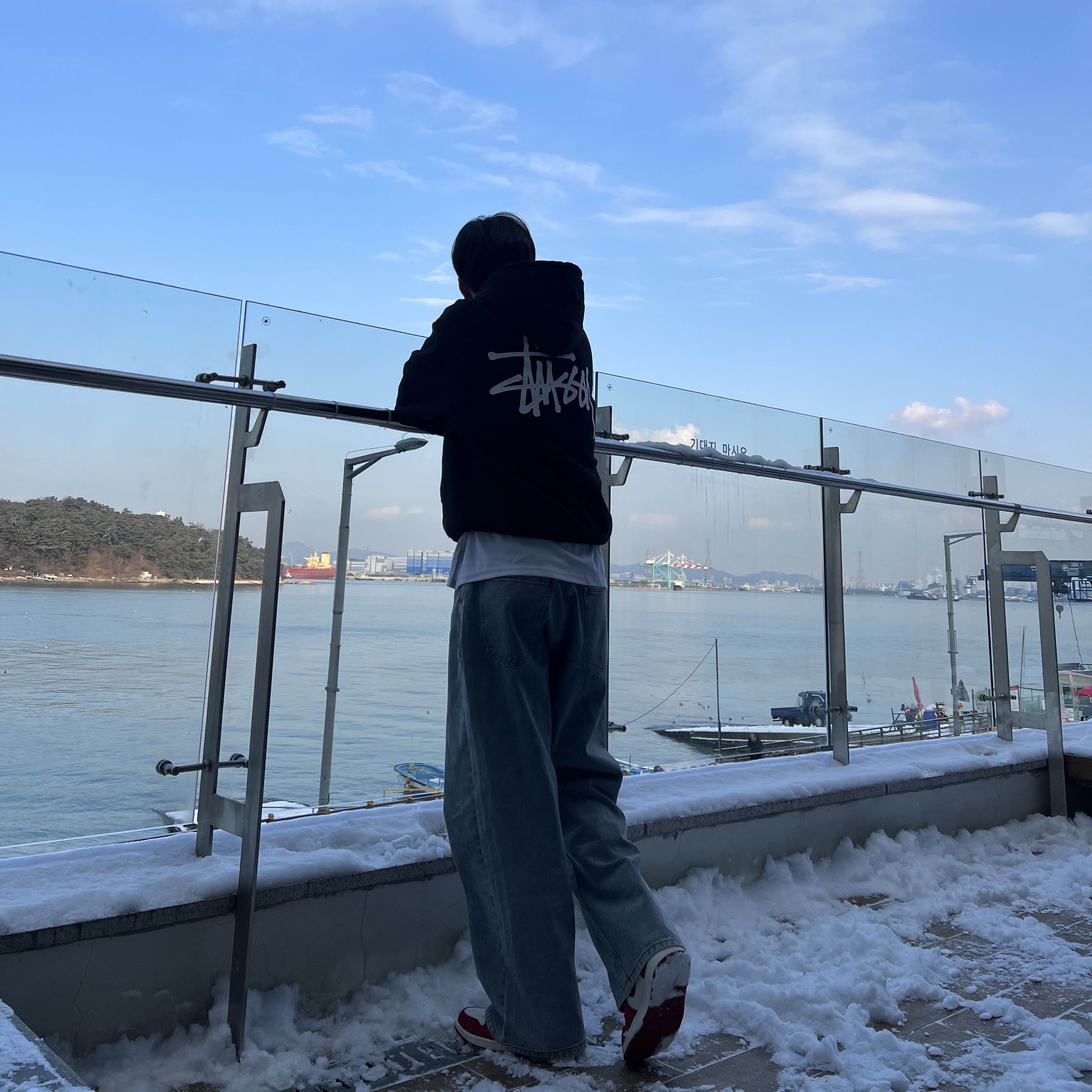 Stussy Basic Stussy Hoodie Black 2023, Jordan 1 Retro High OG Chicago 2022 착용 스타일