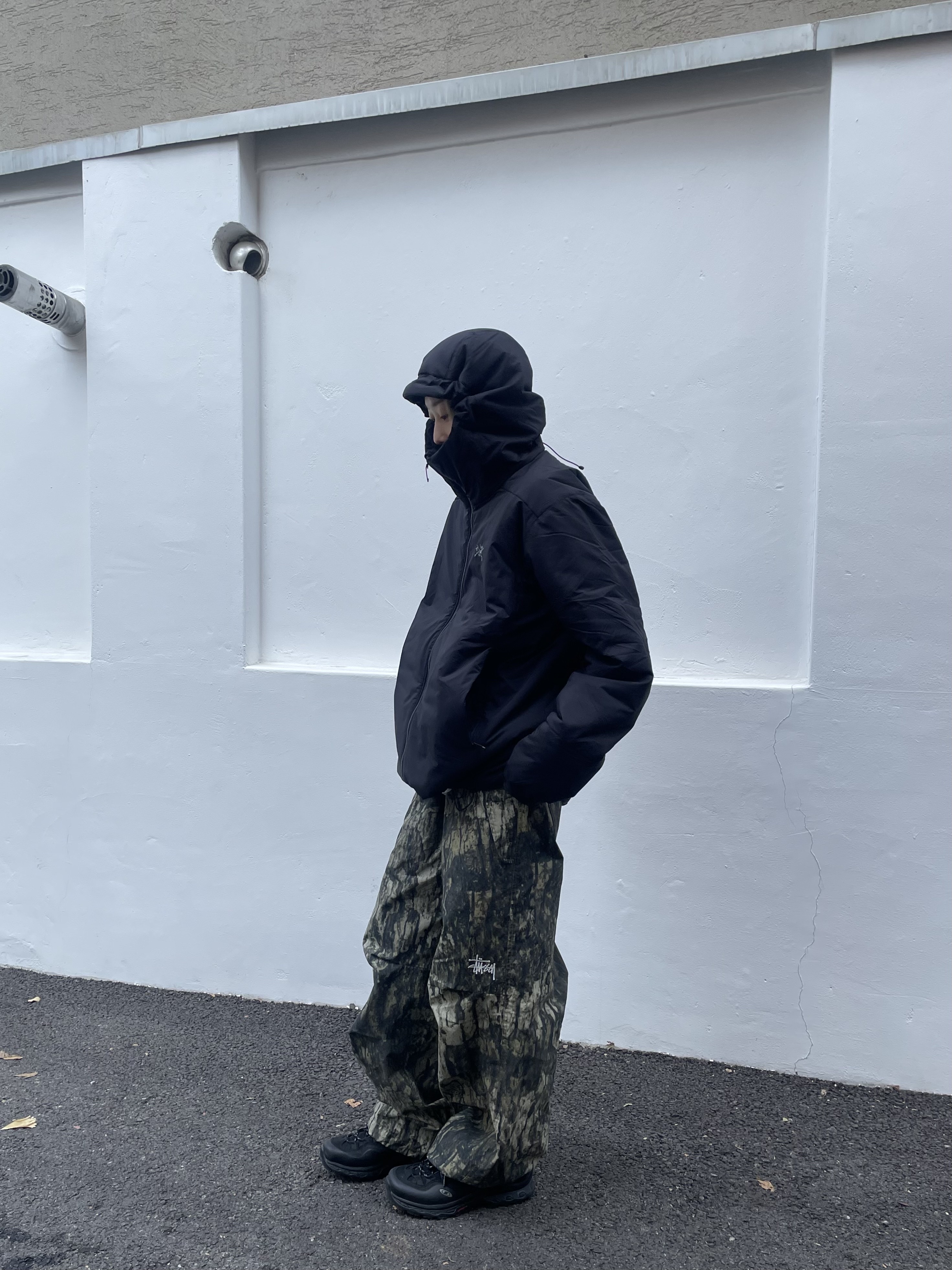 Salomon XT-Quest 2 ADV Black Ebony, Arc'teryx Atom Hoody Black 착용 스타일
