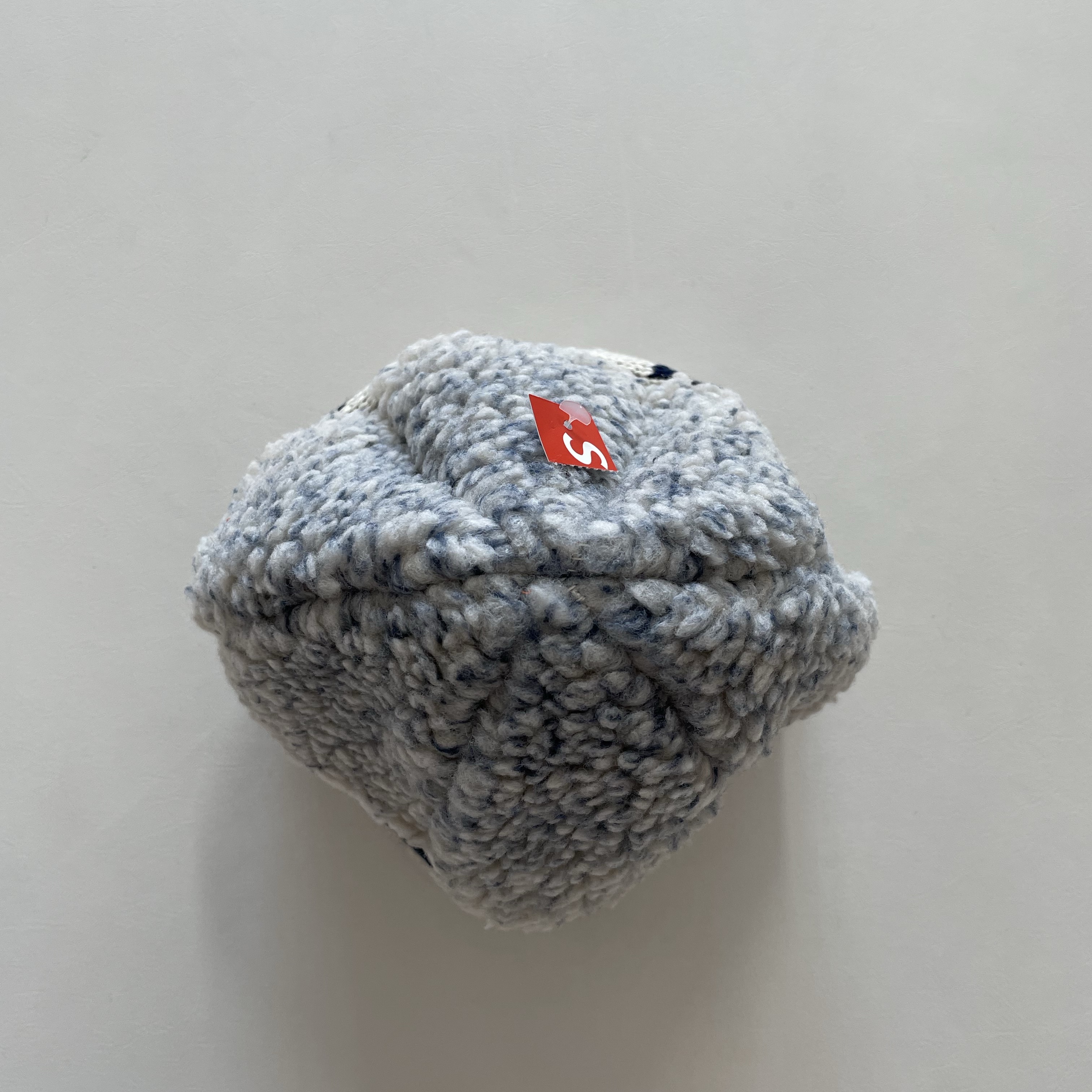 Supreme Sherpa Logo Beanie Natural - 23FW 착용 스타일 - 3