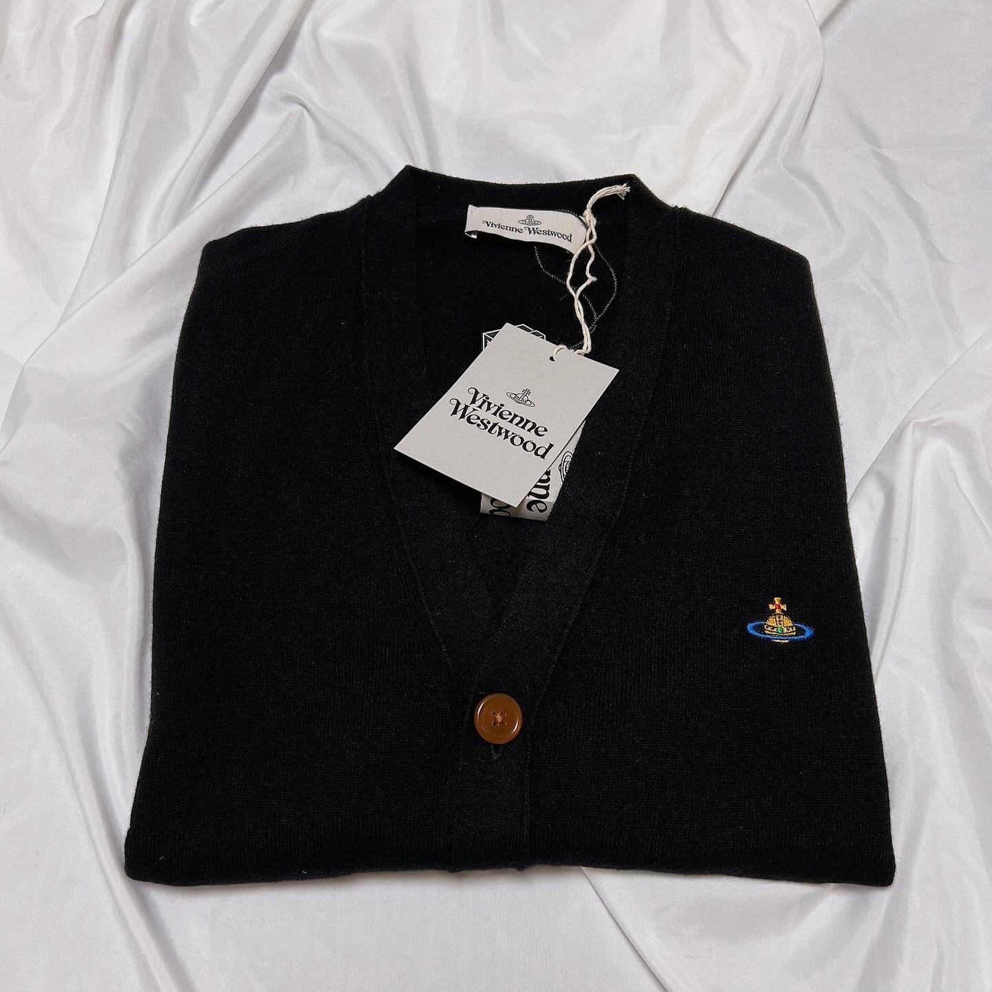 Vivienne Westwood Cardigan Black 착용 스타일 - 1