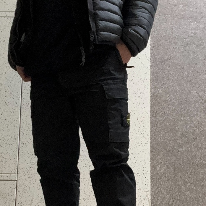 Stone Island 313L1 Stretch Broken Twill Cotton Garment Dyed Old Effect Cargo Pants Black - 23FW, Stone Island 40324 Packable Loom Woven Chambers R-Nylon Down-TC Jacket Black - 23FW 착용 스타일 - 2
