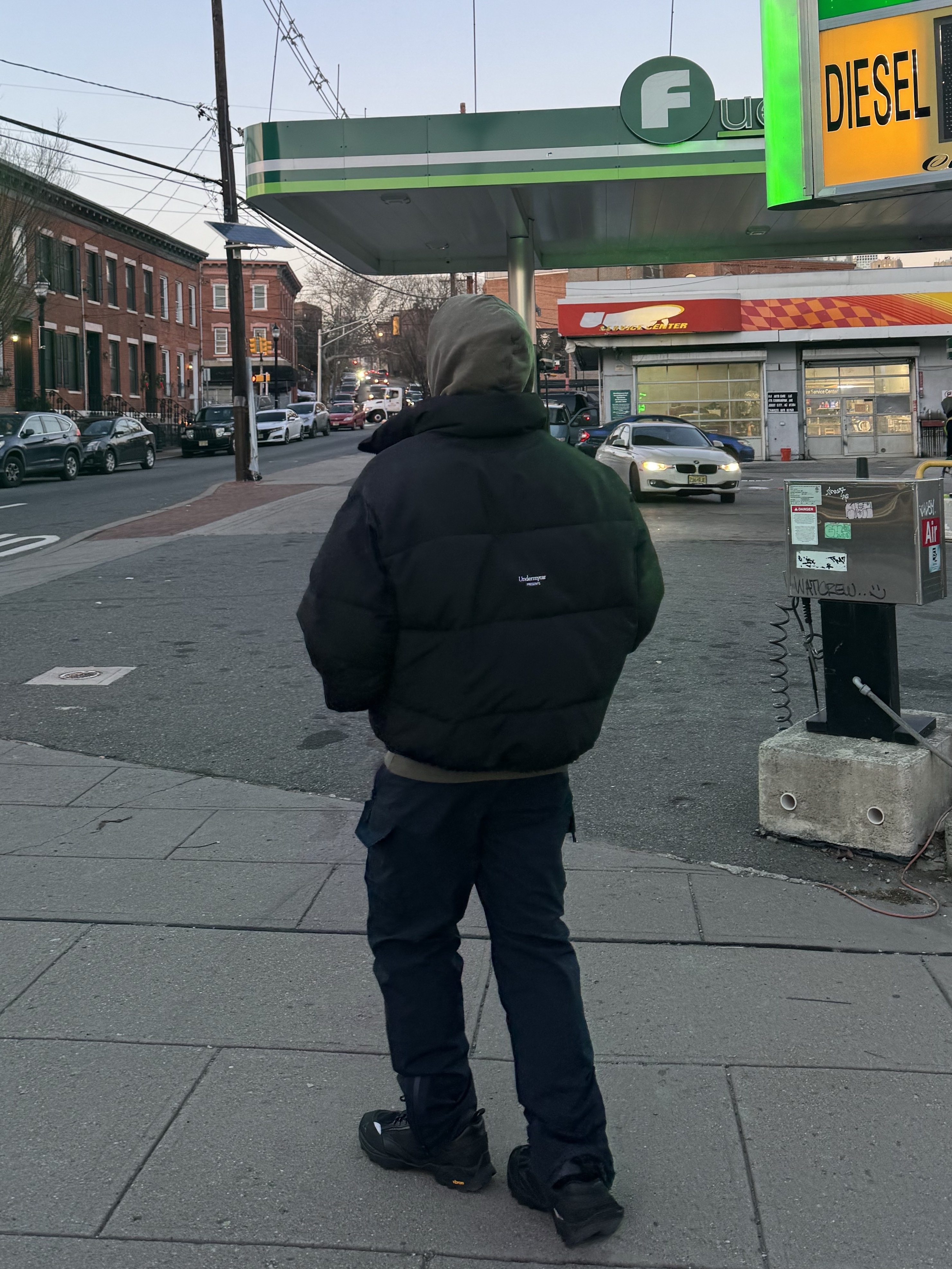 Undermycar Mu.15 Anti Fxxking Logo Play Triple Logo Crop Padding Jacket Black, The North Face x Undercover Soukuu Geodesic Shell Pants TNF Black Aviator Navy 착용 스타일 - 1