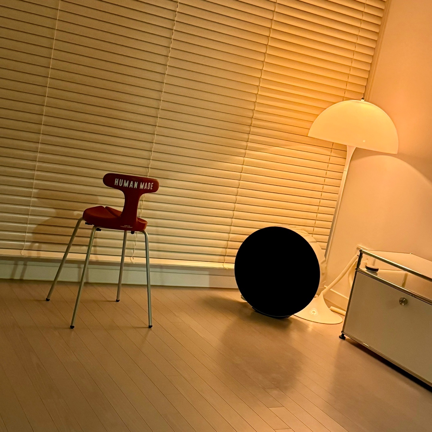 Human Made x Ayur Stool Burgudy, Nigo I Know Nigo LP 착용 스타일 - 2