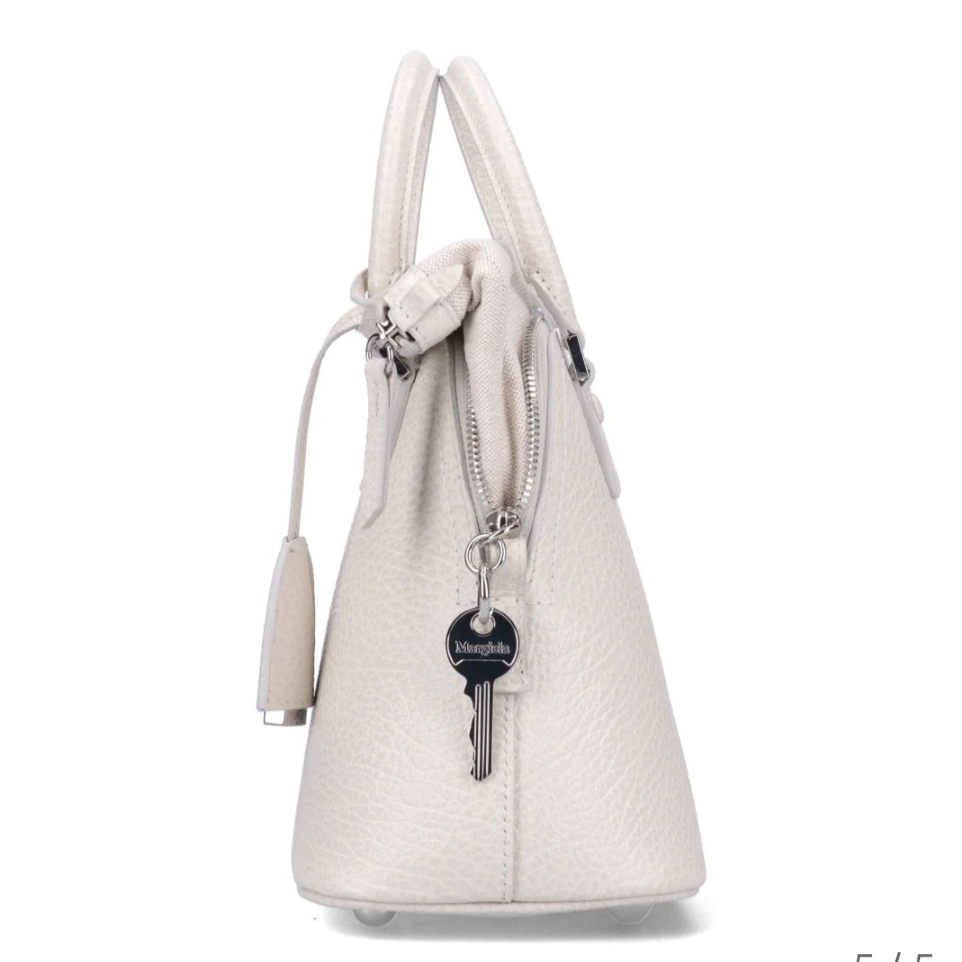 Maison Margiela 5AC Mini Bag White 착용 스타일 - 1