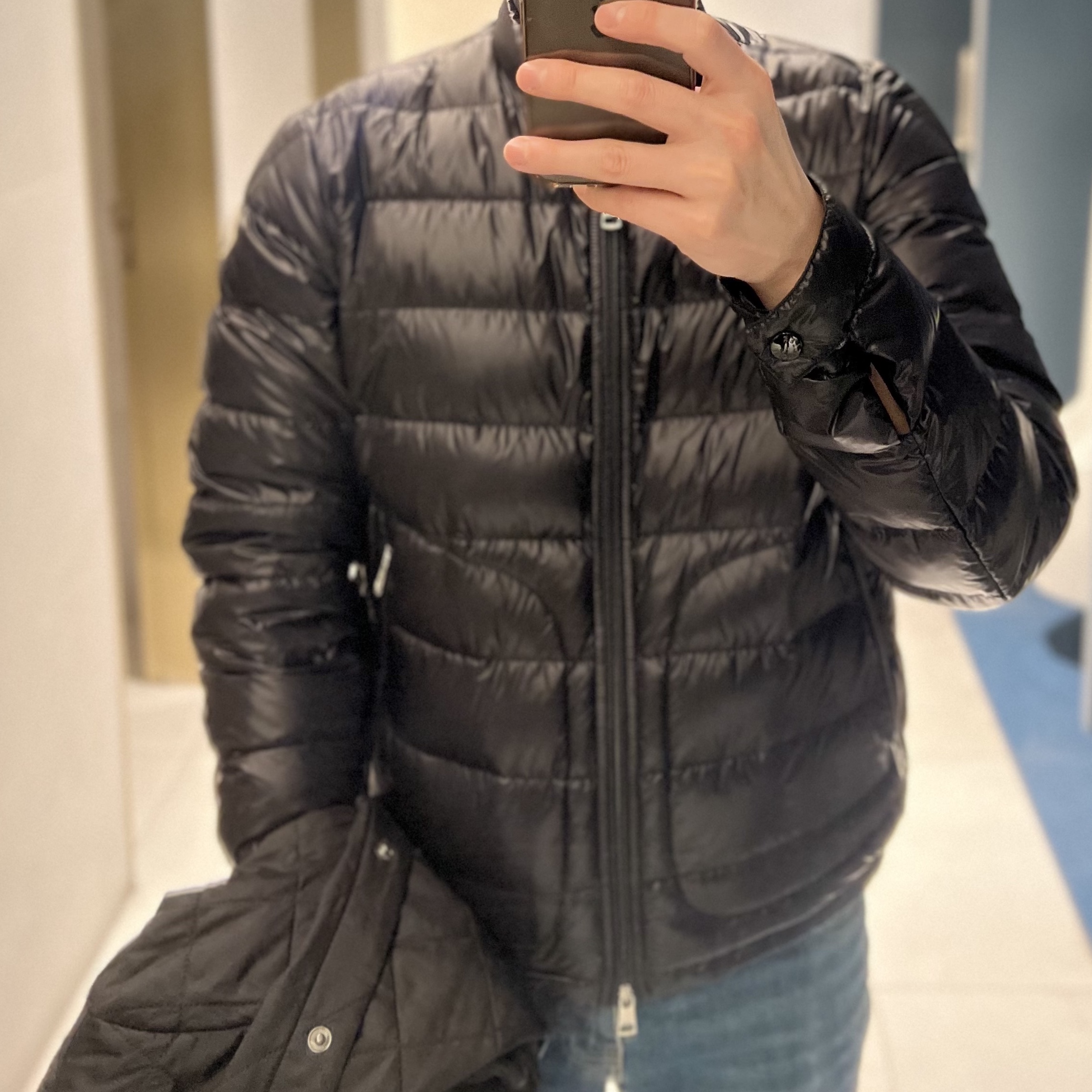 Moncler Acorus Short Down Jacket Black - 22SS, Barbour Heritage Liddesdale Quilted Jacket Black 착용 스타일