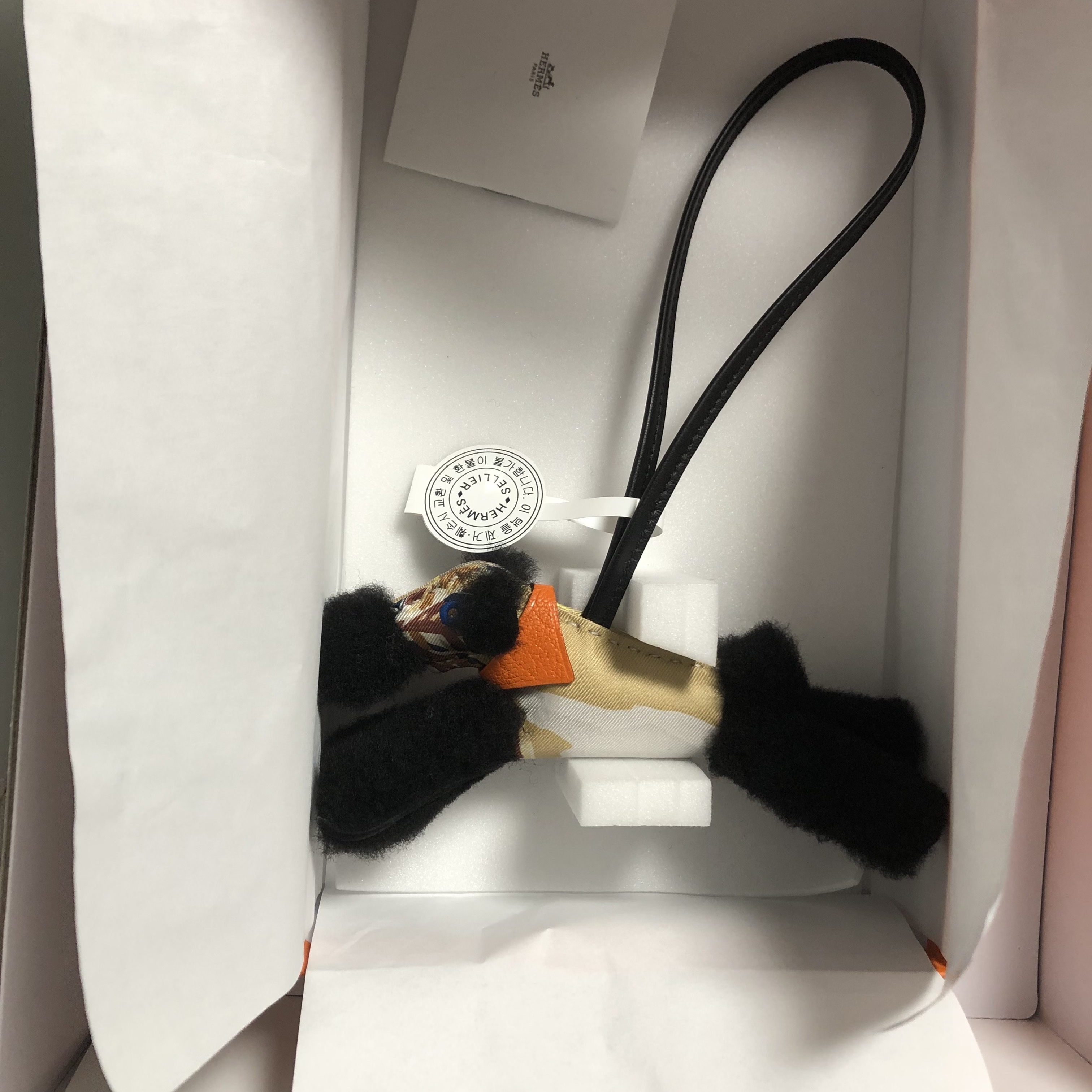 Hermes Budy Charm Merino Wool Milo & Noir Bleu Hydra Mauve Pale Craie Vert Fizz 착용 스타일 - 2