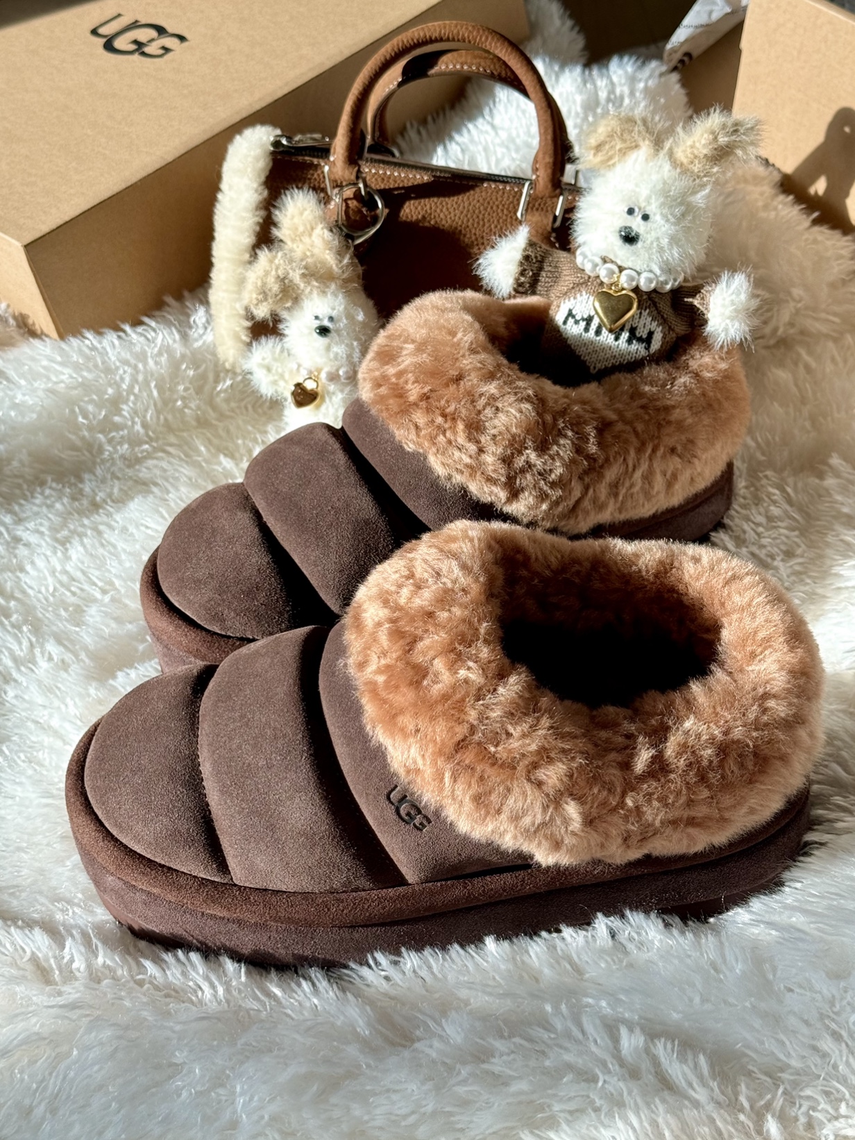 (W) UGG Embroidered Logo Earmuff Chestnut, (W) UGG Tazzlita Chestnut 착용 스타일 - 2