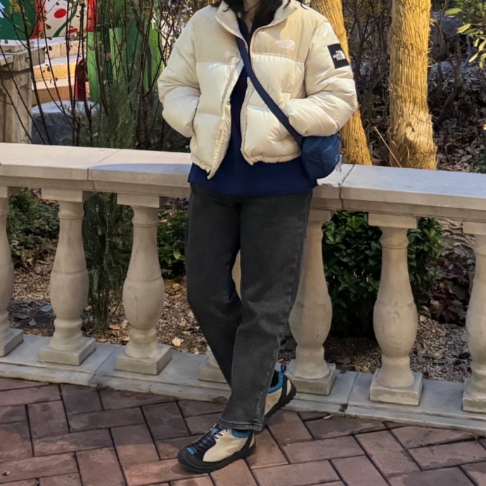 (W) The North Face White Label Novelty Nuptse Down Jacket Cream, Arc'teryx Mantis 1 Waistpack Dark Magic 착용 스타일