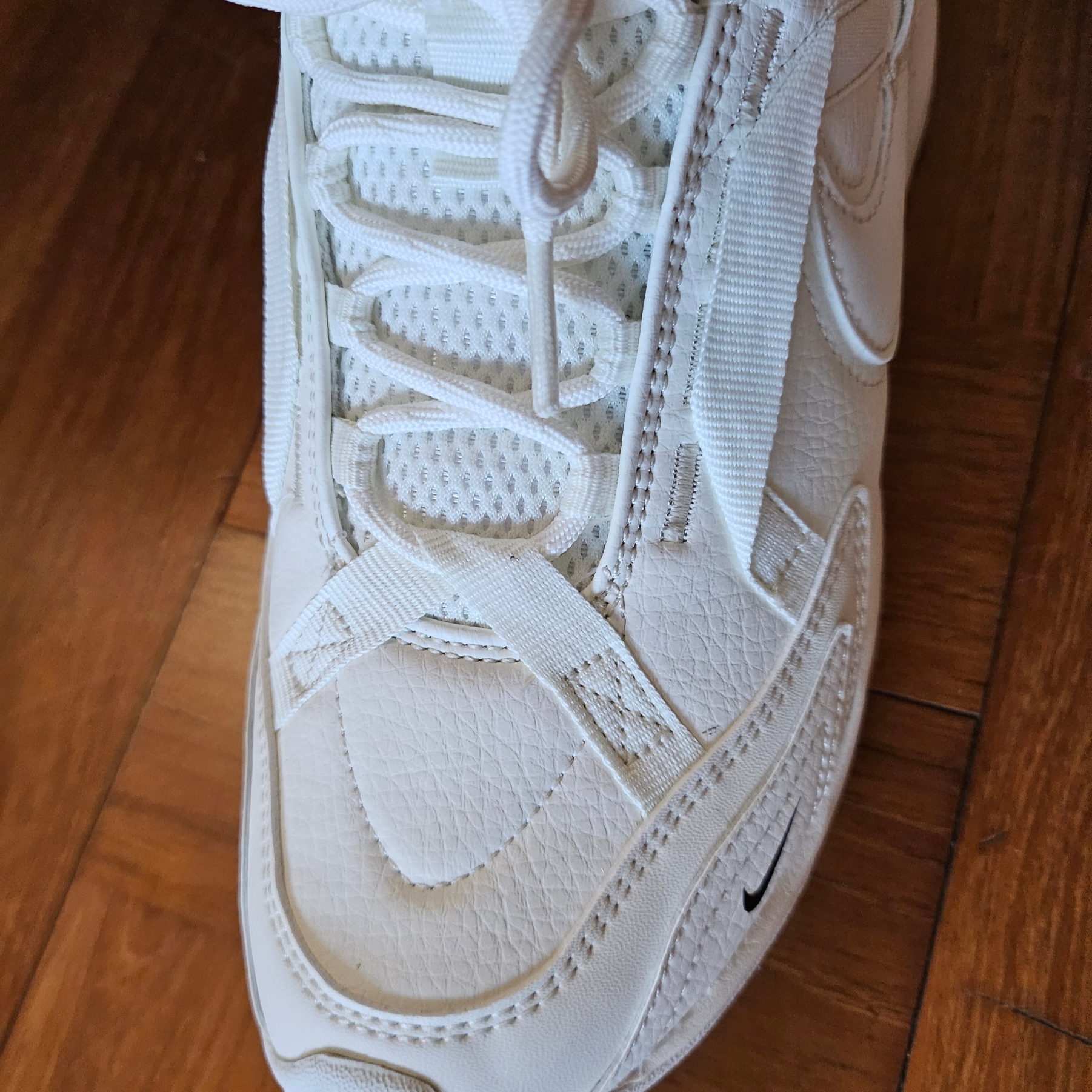 (W) Nike TC 7900 Summit White 착용 스타일 - 4