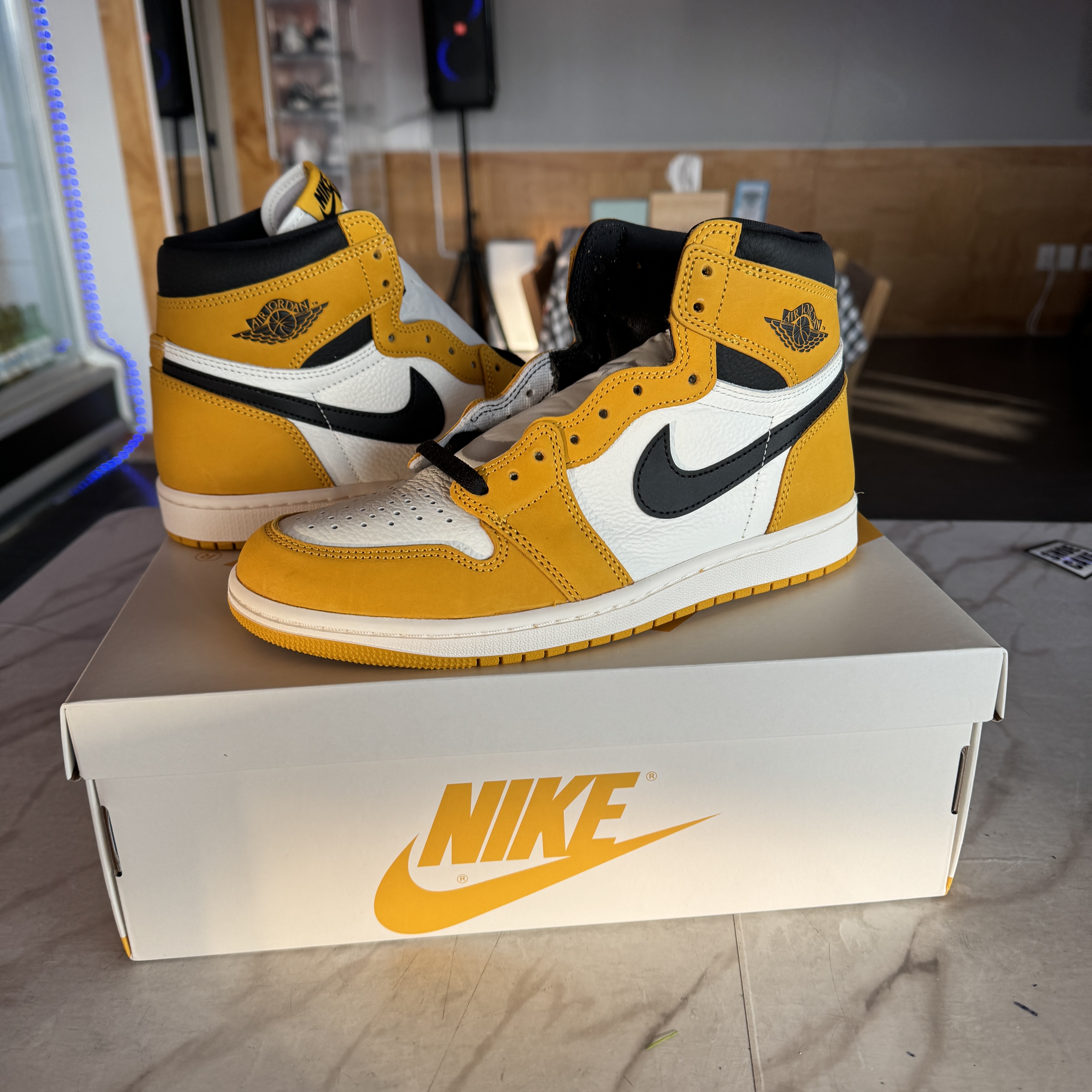 Jordan 1 Retro High OG Yellow Ochre 착용 스타일