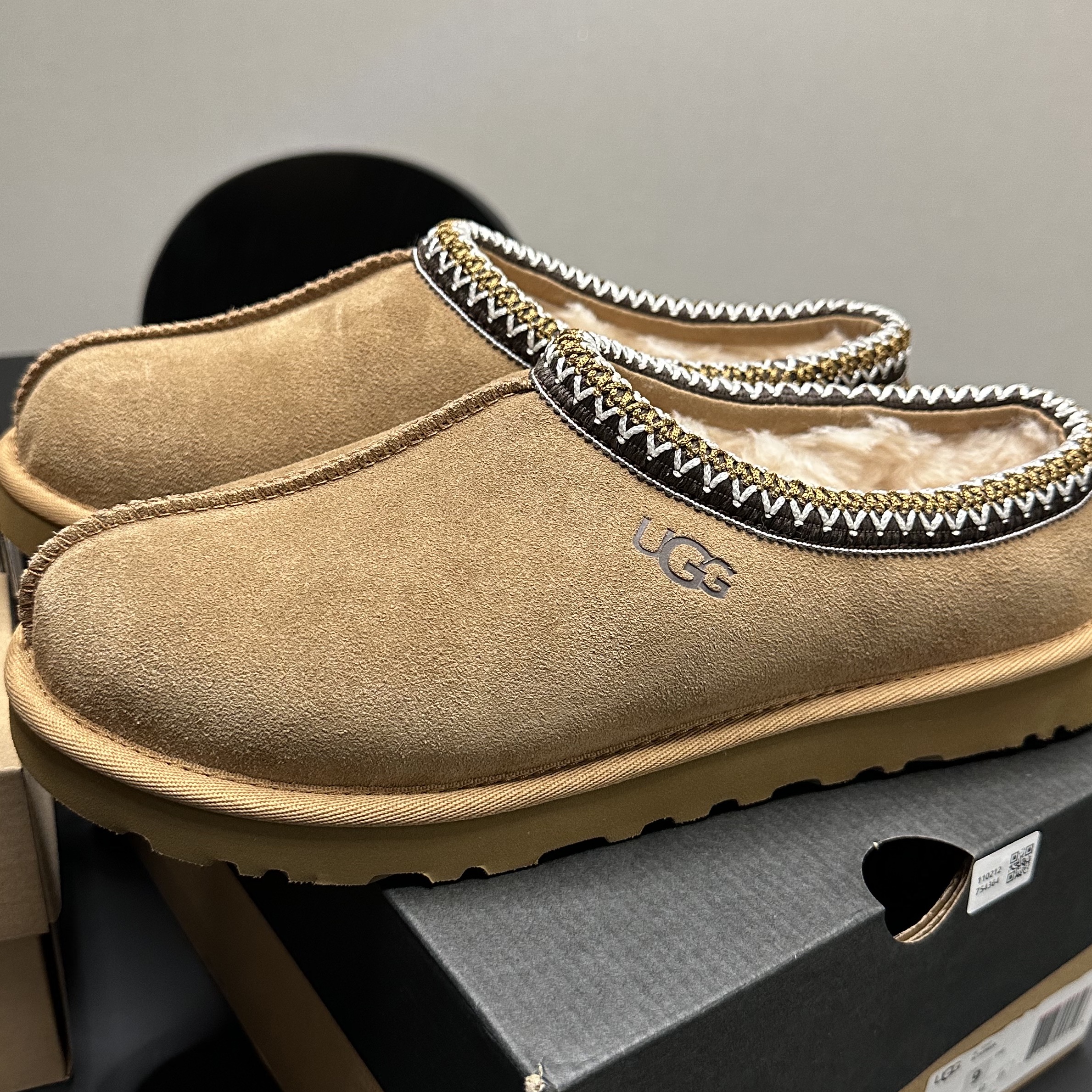 UGG Tasman Slipper Chestnut, (W) UGG Classic Ultra Mini Boots Chestnut 착용 스타일 - 3