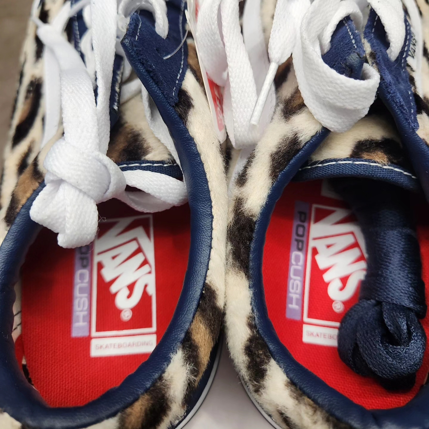 Vans x Supreme Leopard Old Skool Navy 착용 스타일 - 4