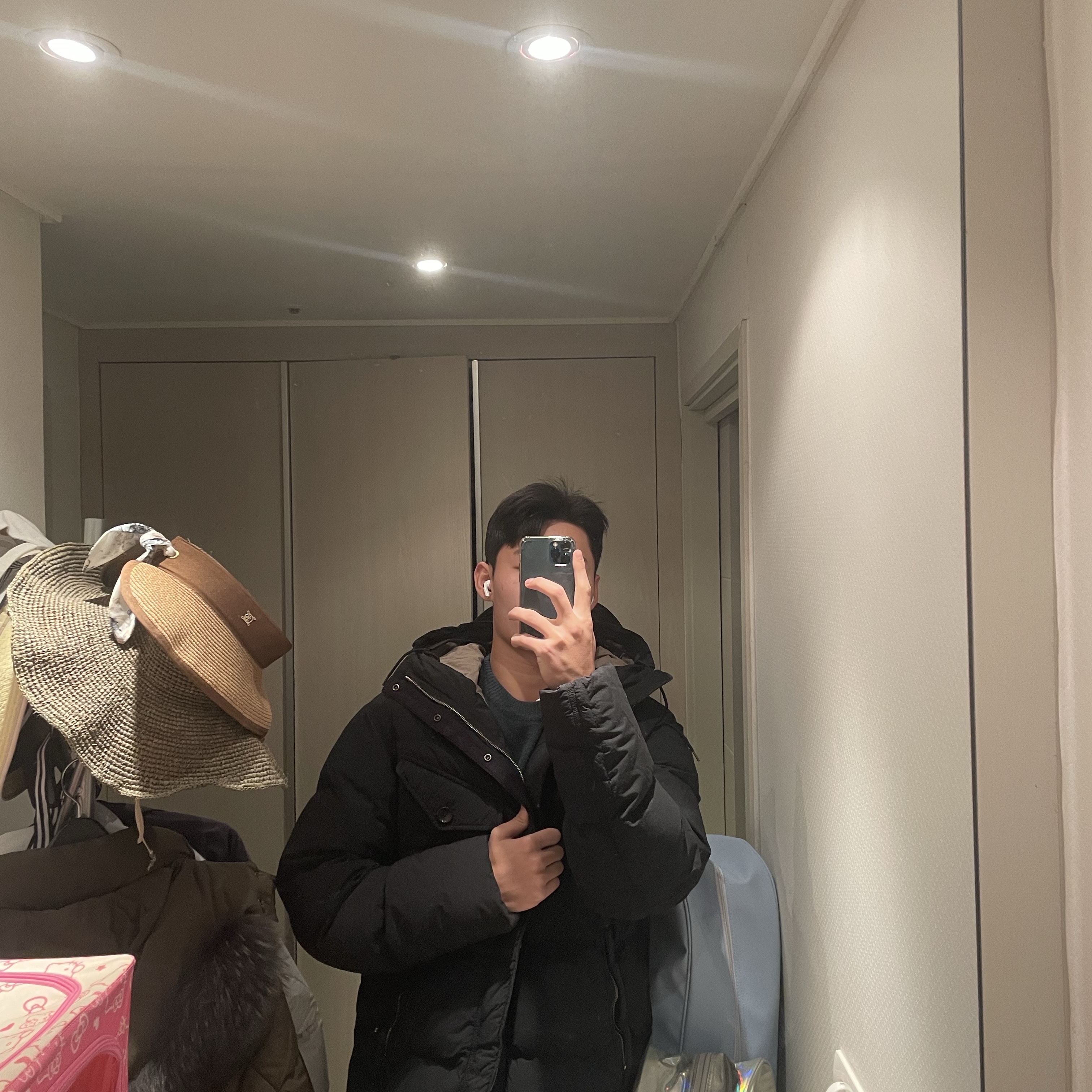 Ten C Survival Down Jacket Black 착용 스타일 - 3