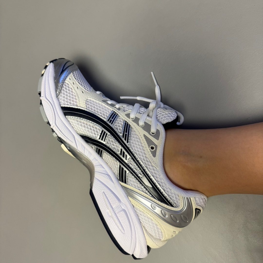 (W) Asics Gel-Kayano 14 White Midnight 착용 스타일