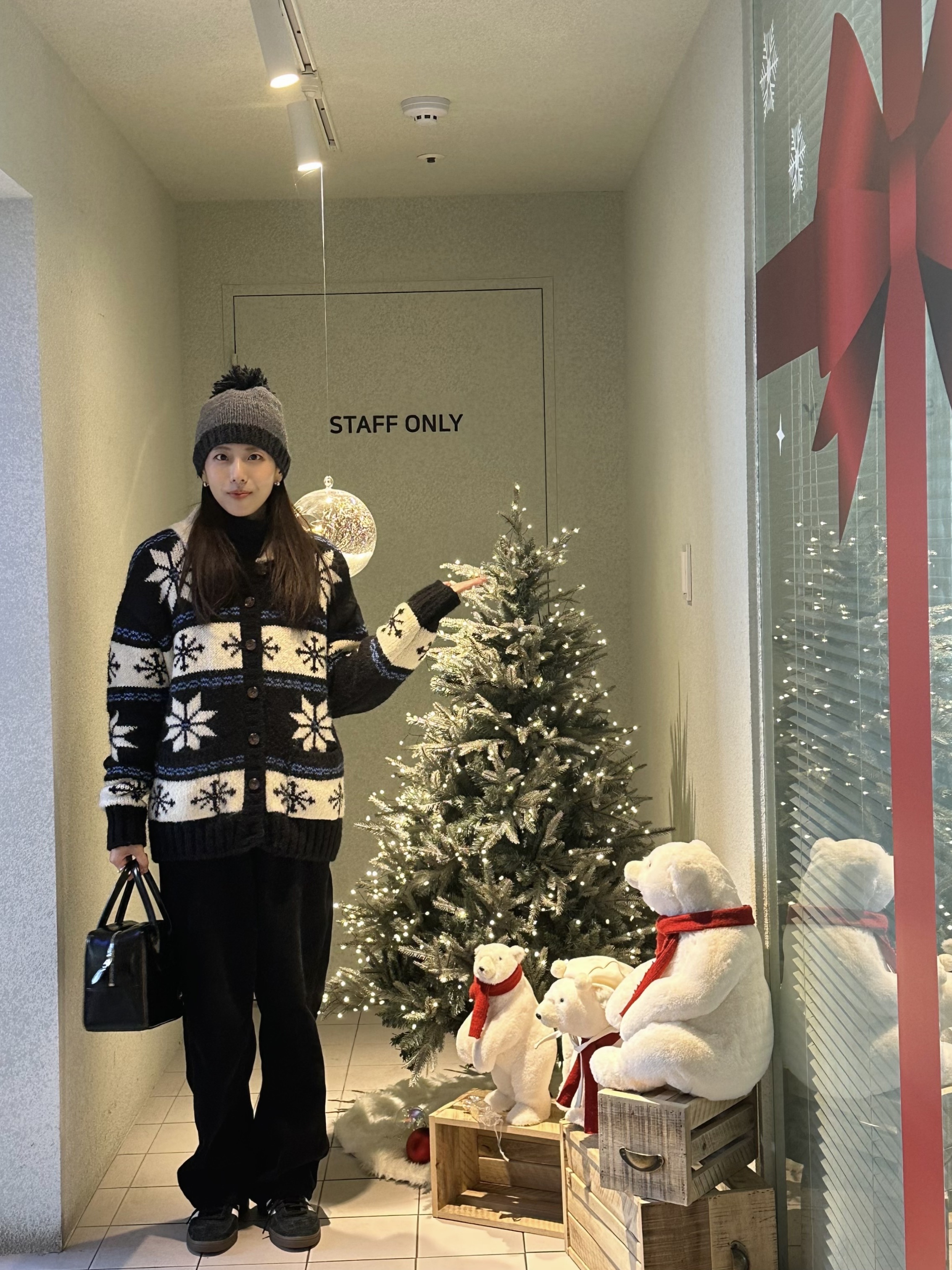 Greenbutter Women Snowflake Alpaca Cowichan Cardigan Black, Adidas Spezial Handball Core Black 착용 스타일 - 1