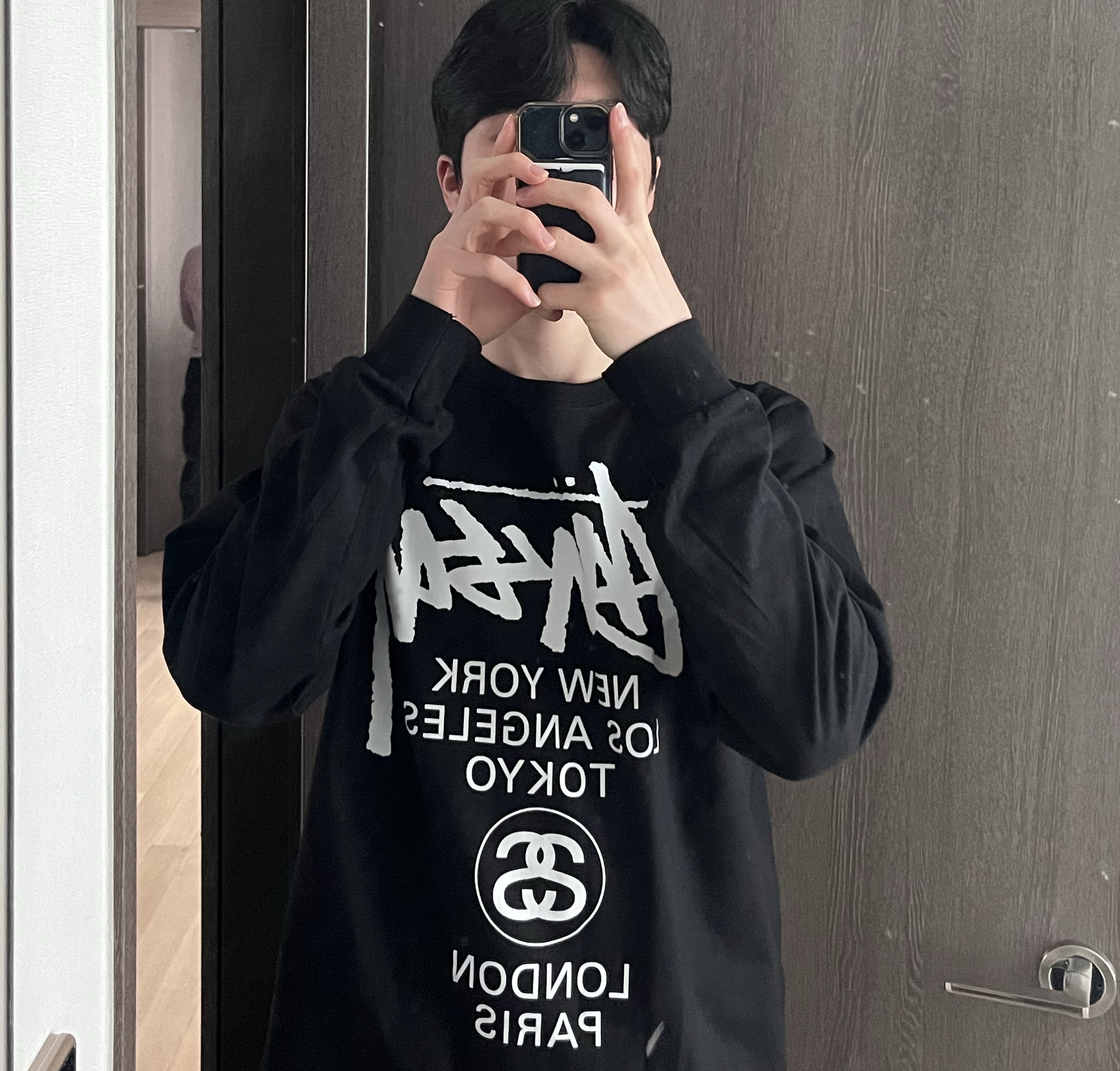 Stussy World Tour LS T-Shirt Black 2023 착용 스타일