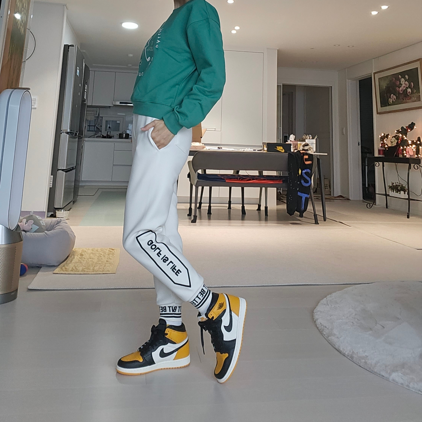 Jordan 1 Retro High OG Taxi 착용 스타일 - 2
