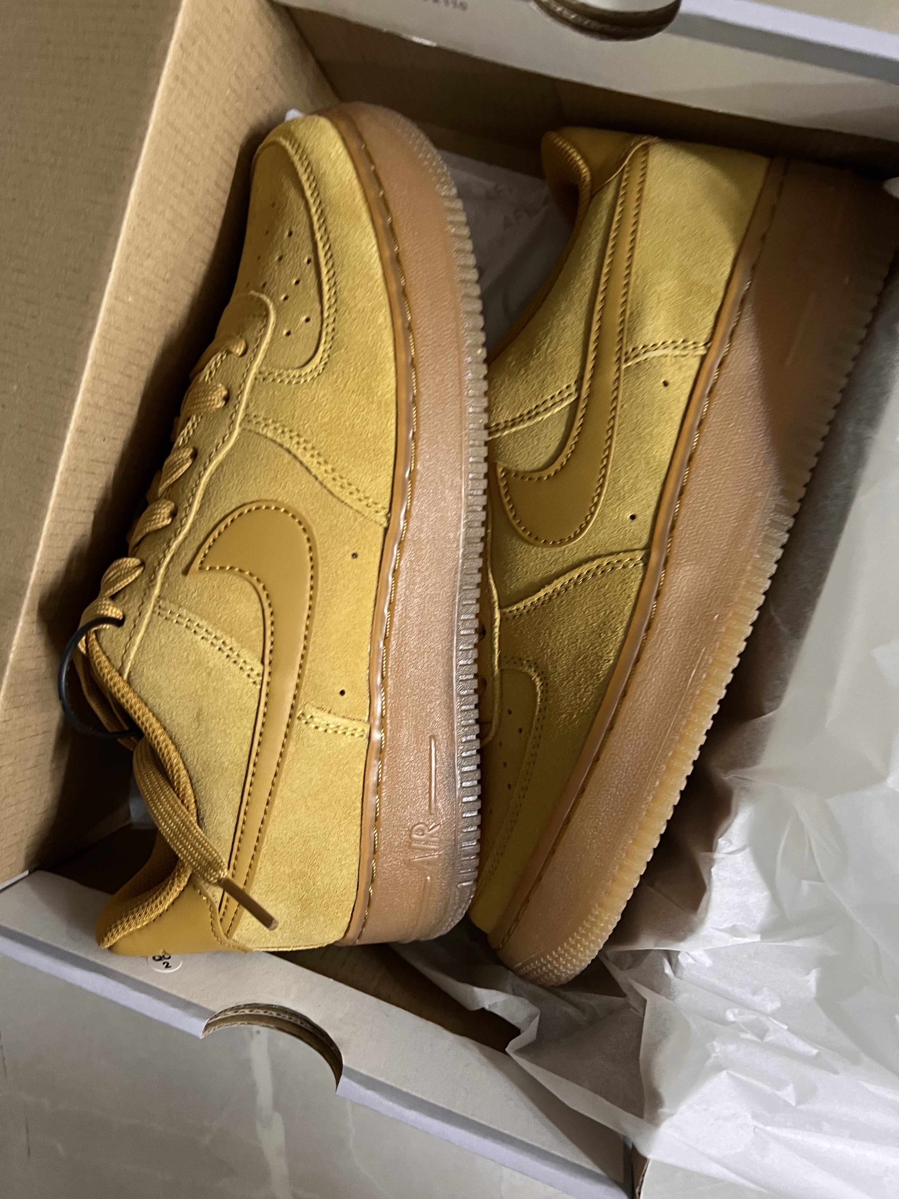 (GS) Nike Air Force 1 LV8 3 Wheat 착용 스타일 - 1