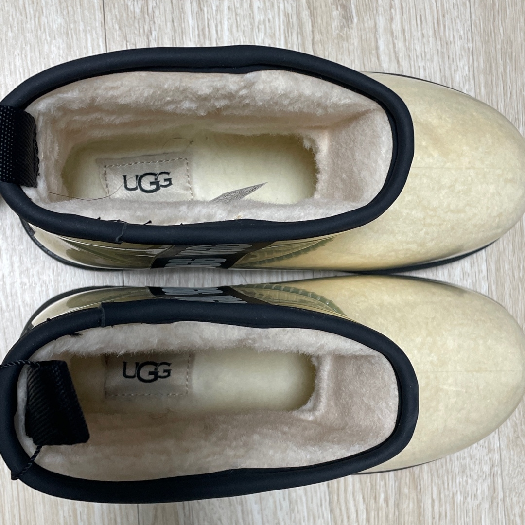 (W) UGG Classic Clear Mini Boots Natural Black 착용 스타일 - 1