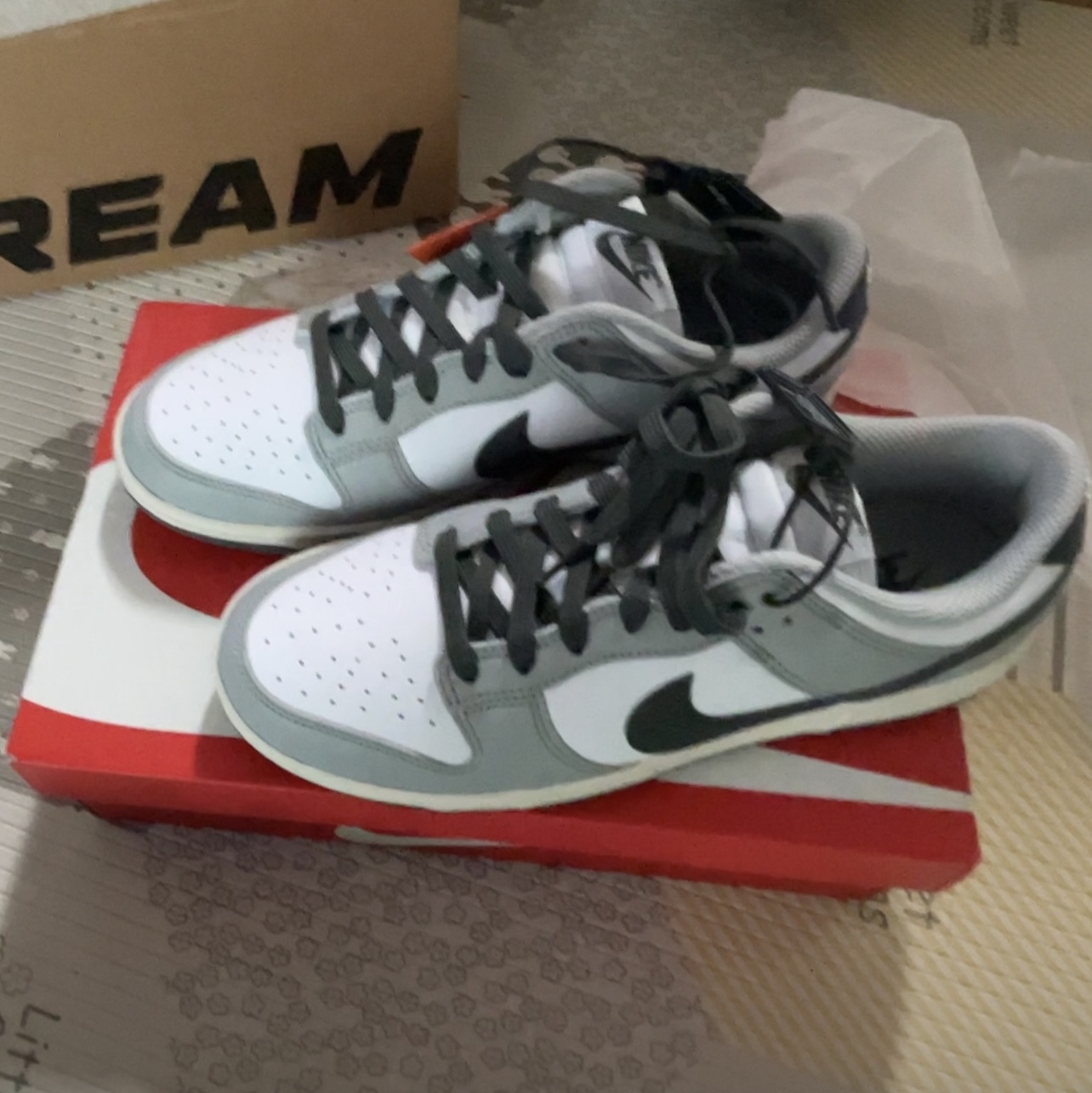 (W) Nike Dunk Low Light Smoke Grey 착용 스타일