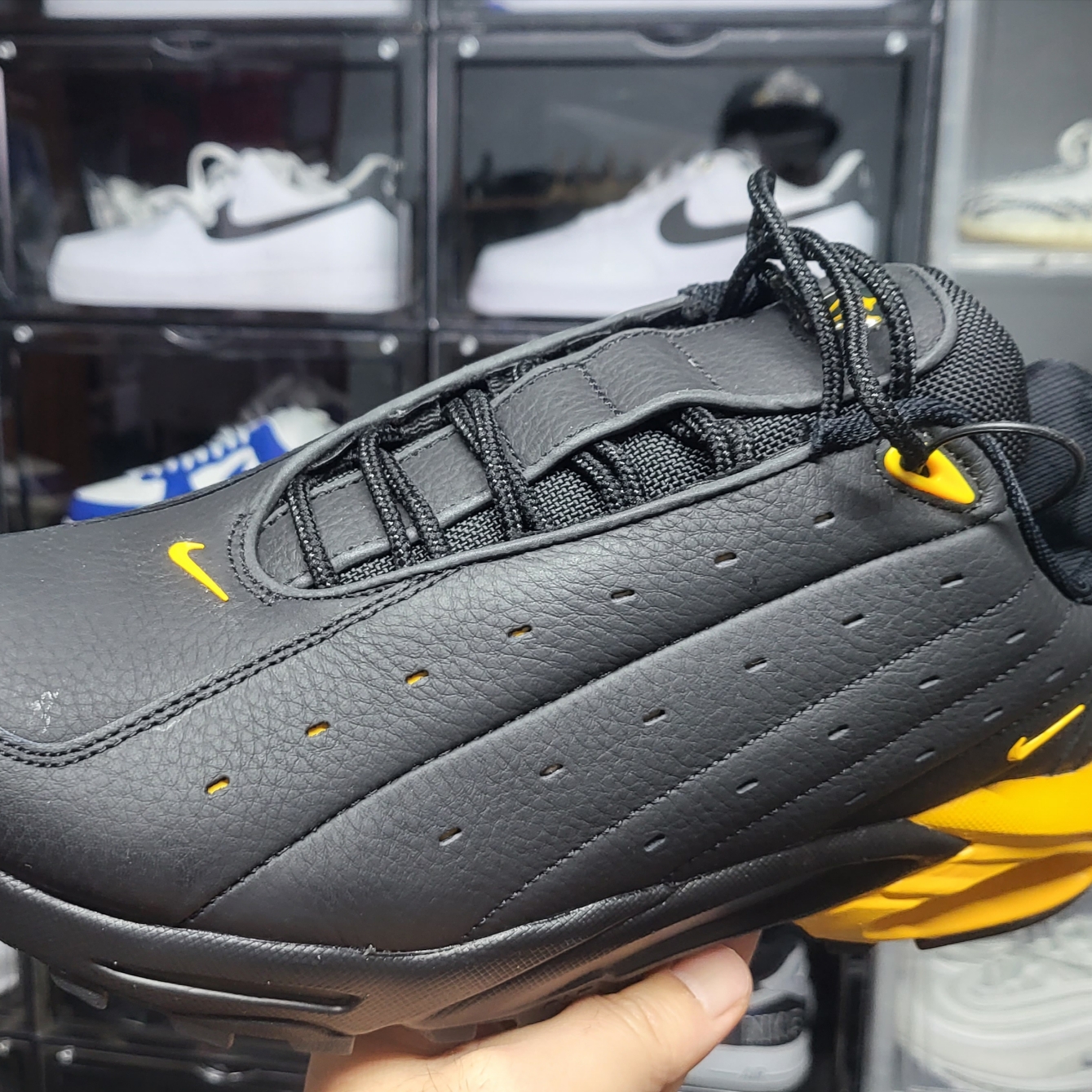 Nike x Drake Nocta Hot Step Air Terra Black and Yellow 착용 스타일 - 1