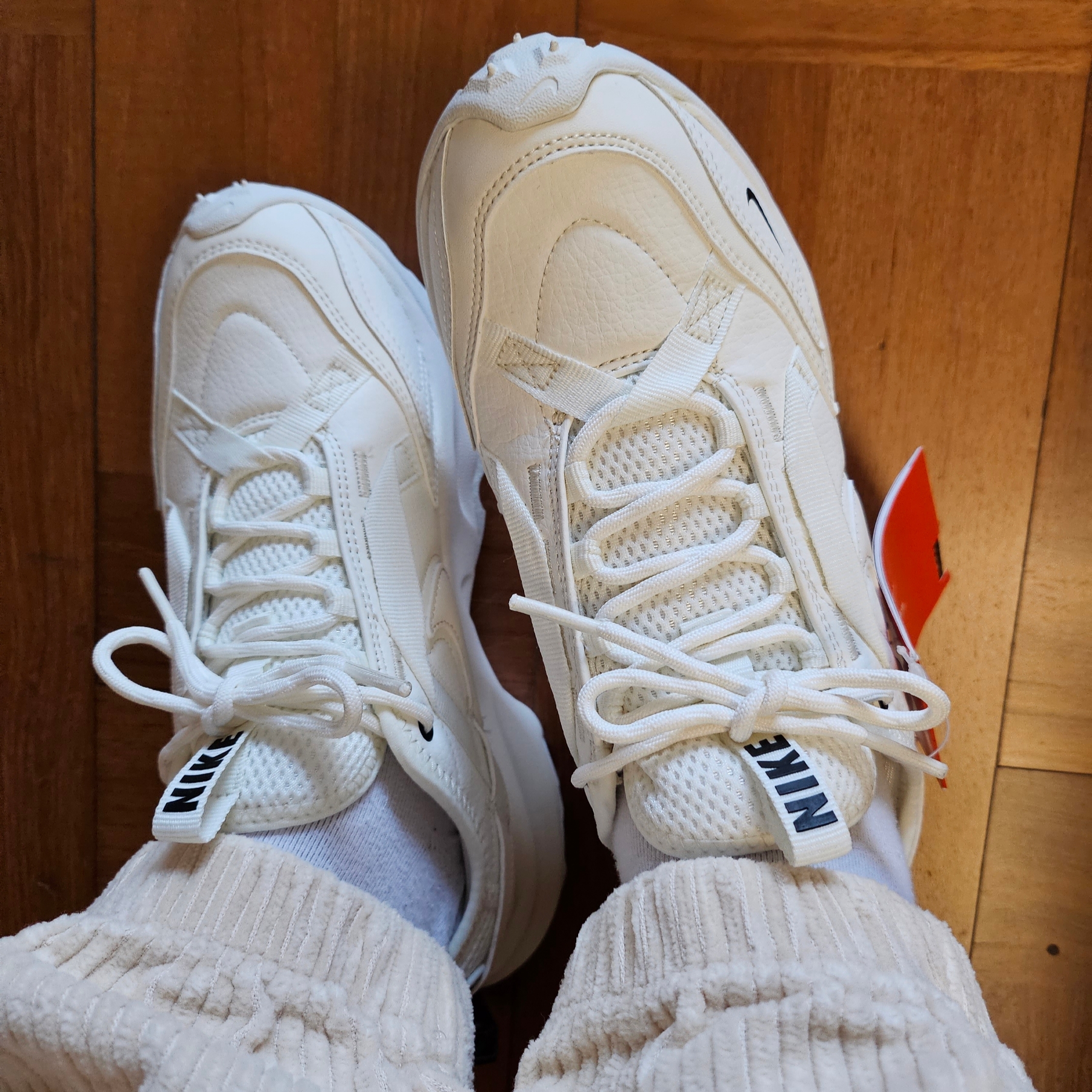 (W) Nike TC 7900 Summit White 착용 스타일 - 5