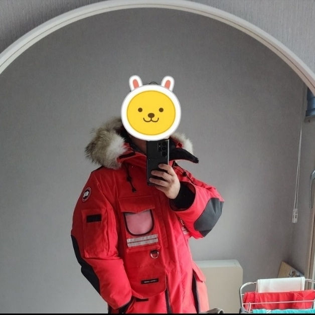 Canada Goose Snow Mantra Parka Red 착용 스타일