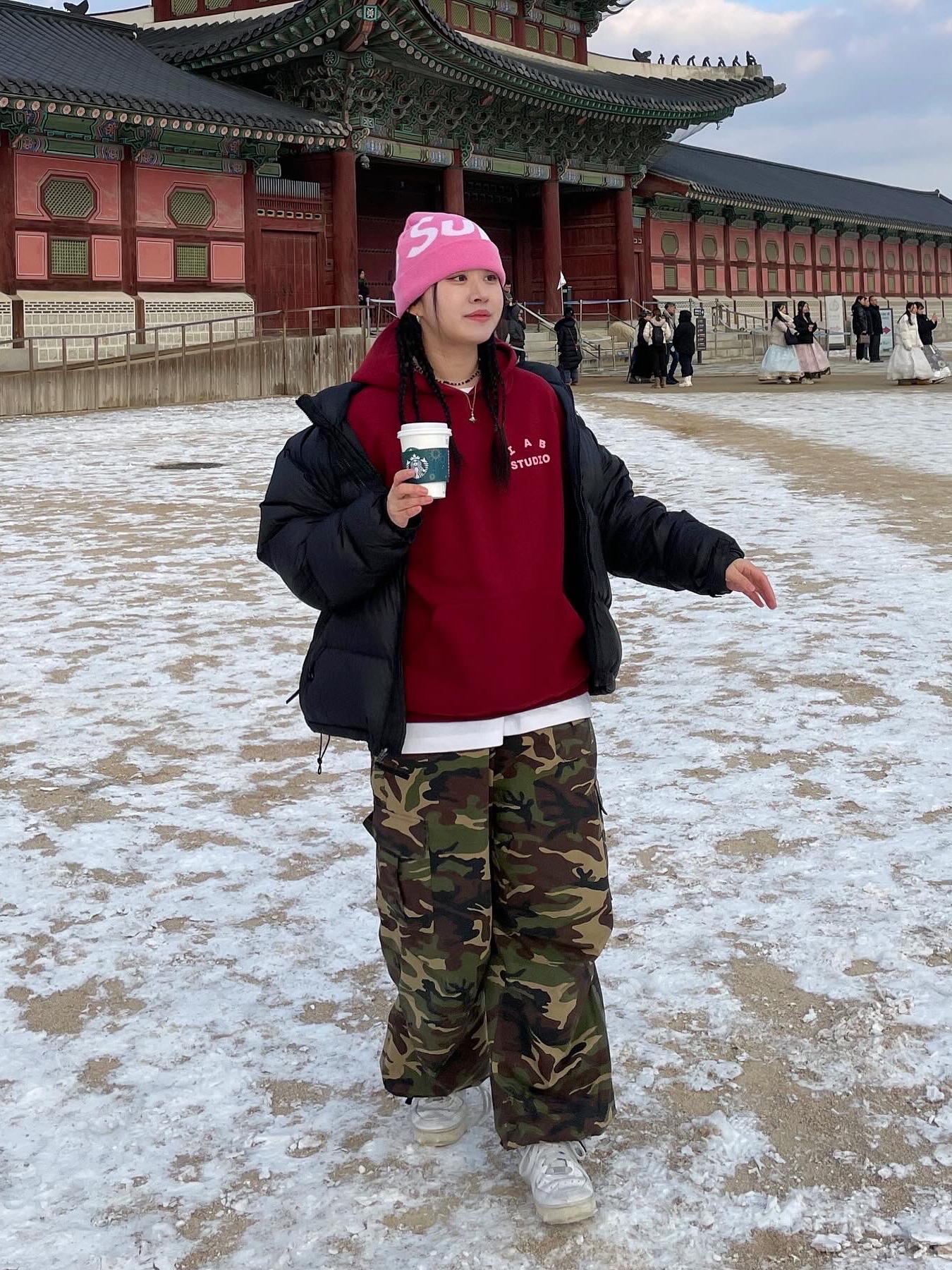 Supreme Big Logo Beanie Pink - 22FW, IAB Studio Hoodie Raspberry 착용 스타일 - 2