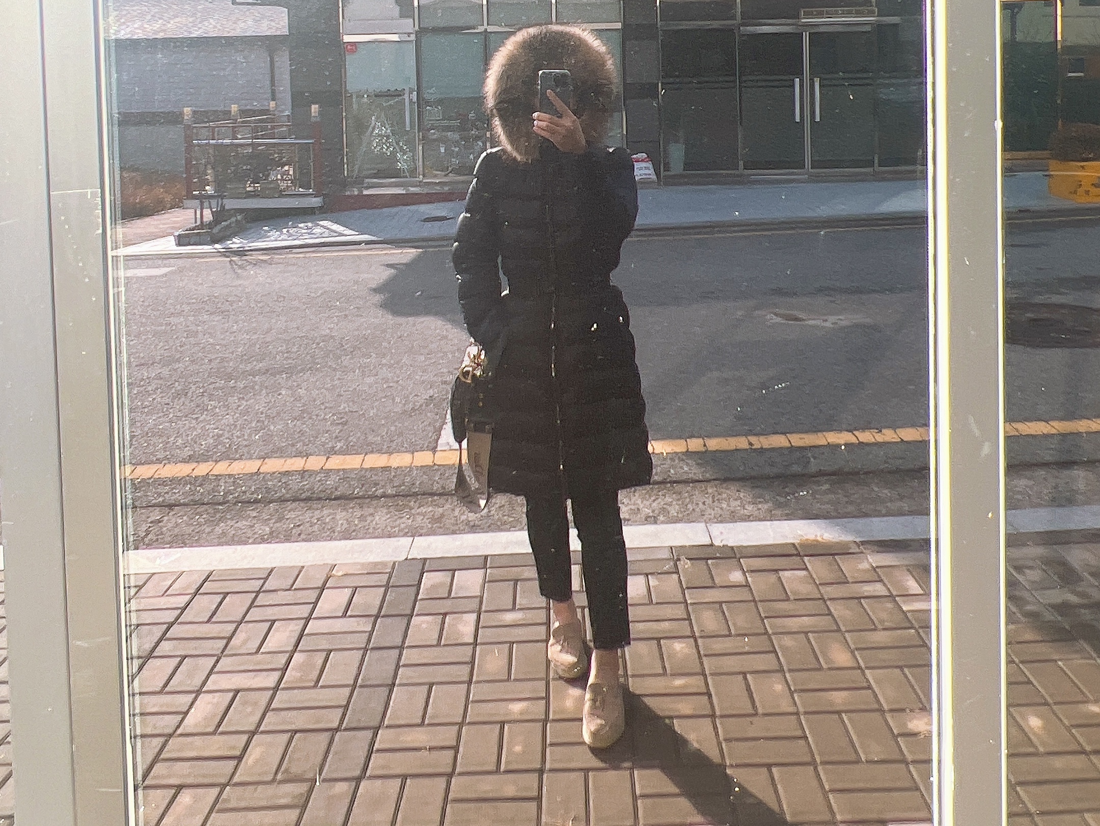 (W) Moncler Leersie Long Down Jacket Dark Grey - 22FW, (W) Loro Piana Summer Charms Walk Suede Calfskin Powder Pearl 착용 스타일