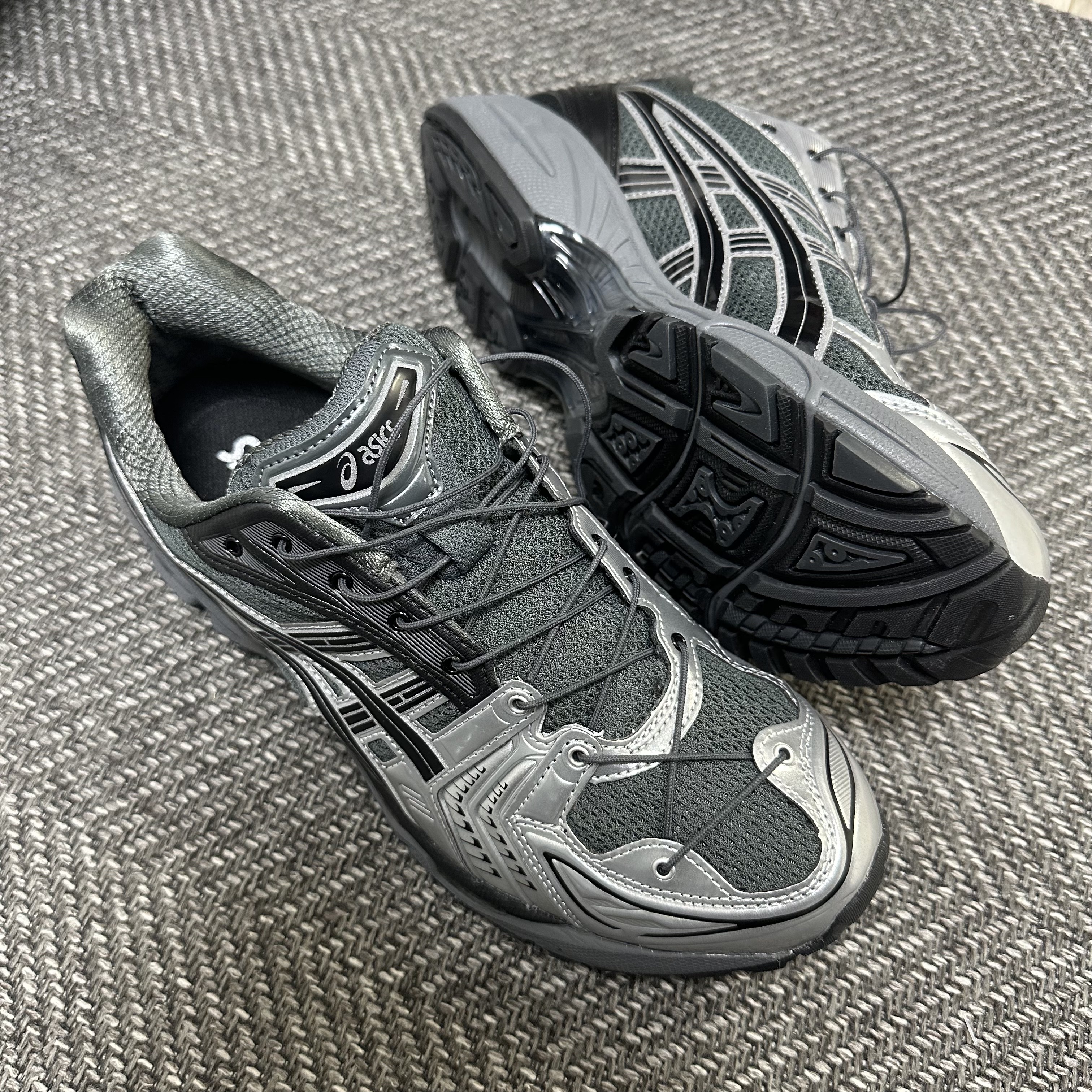 Asics x Unaffected Gel-Kayano 14 Silver Moon 착용 스타일