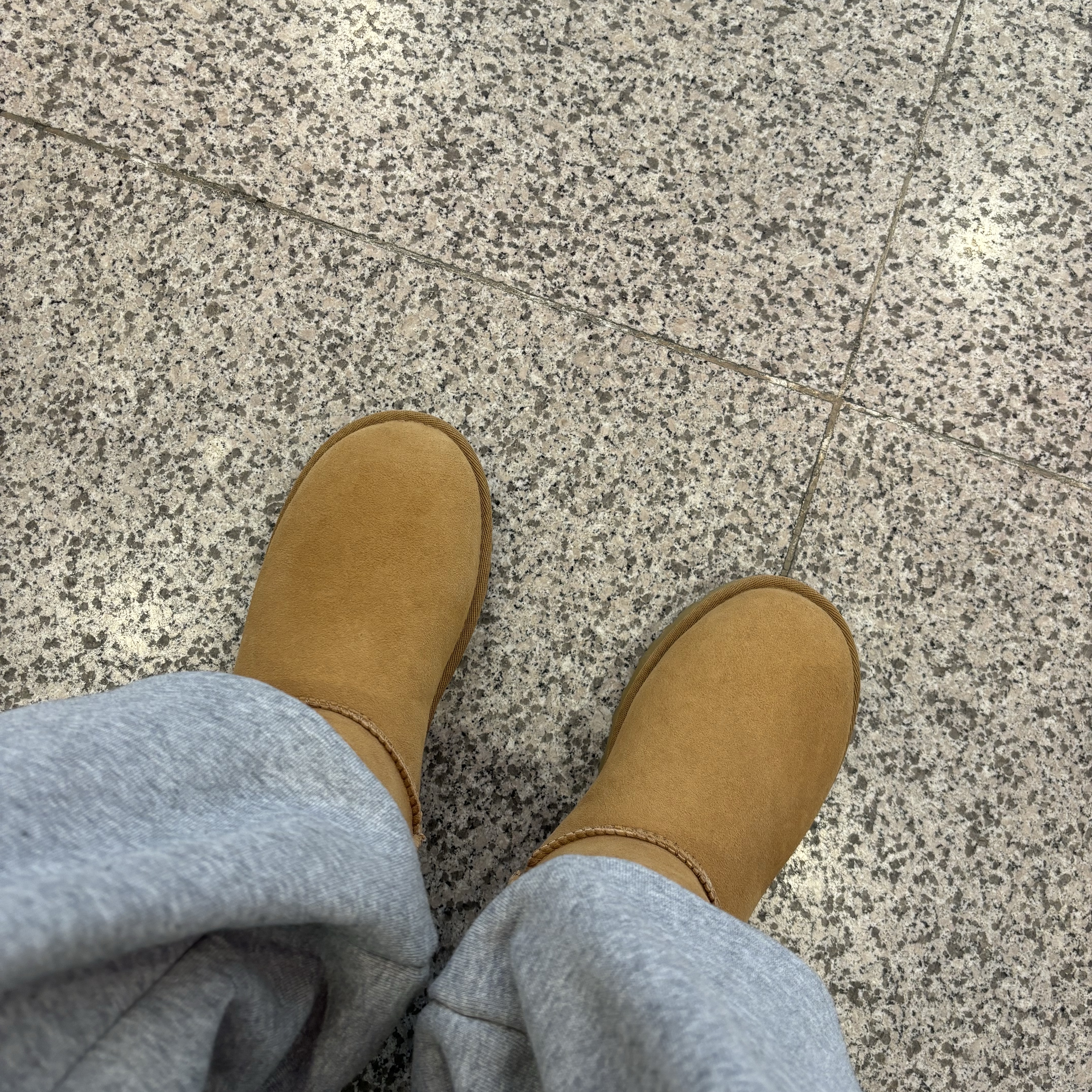 (W) UGG Classic Mini II Boots Chestnut 착용 스타일