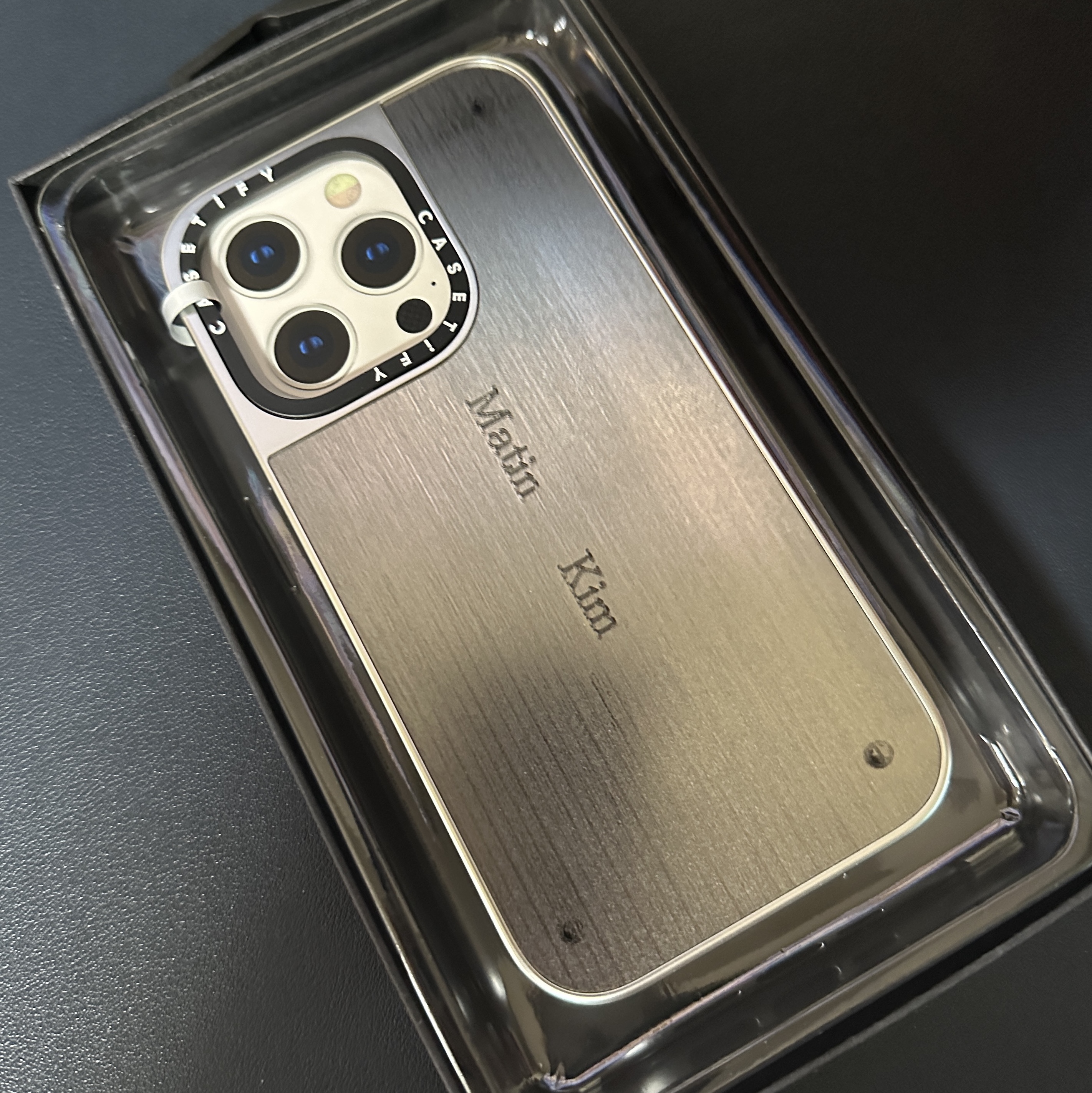 Casetify x Matin Kim iPhone Signature Magsafe Mirror Case Silver 착용 스타일