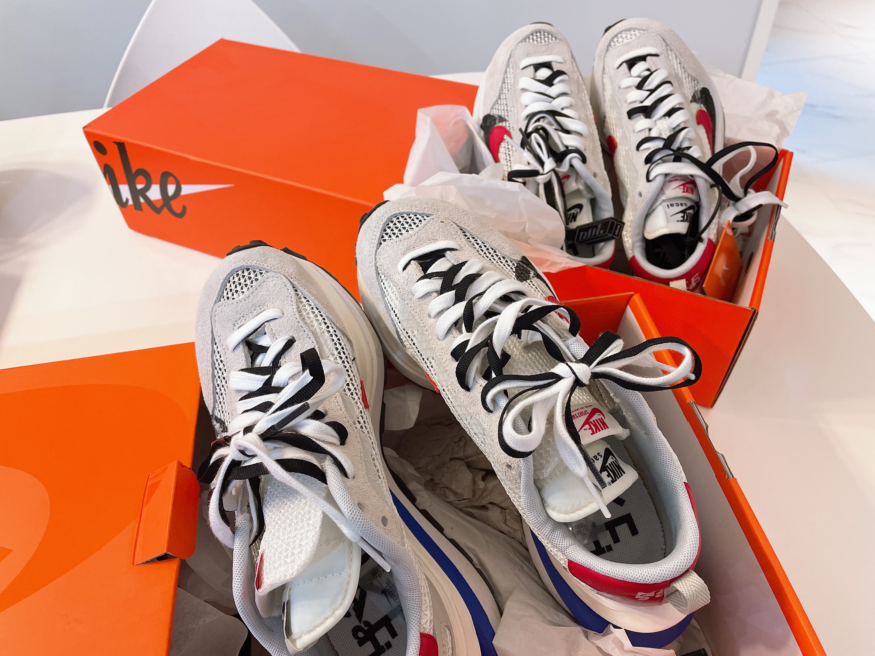 Nike x Sacai VaporWaffle Royal Fuchsia 착용 스타일