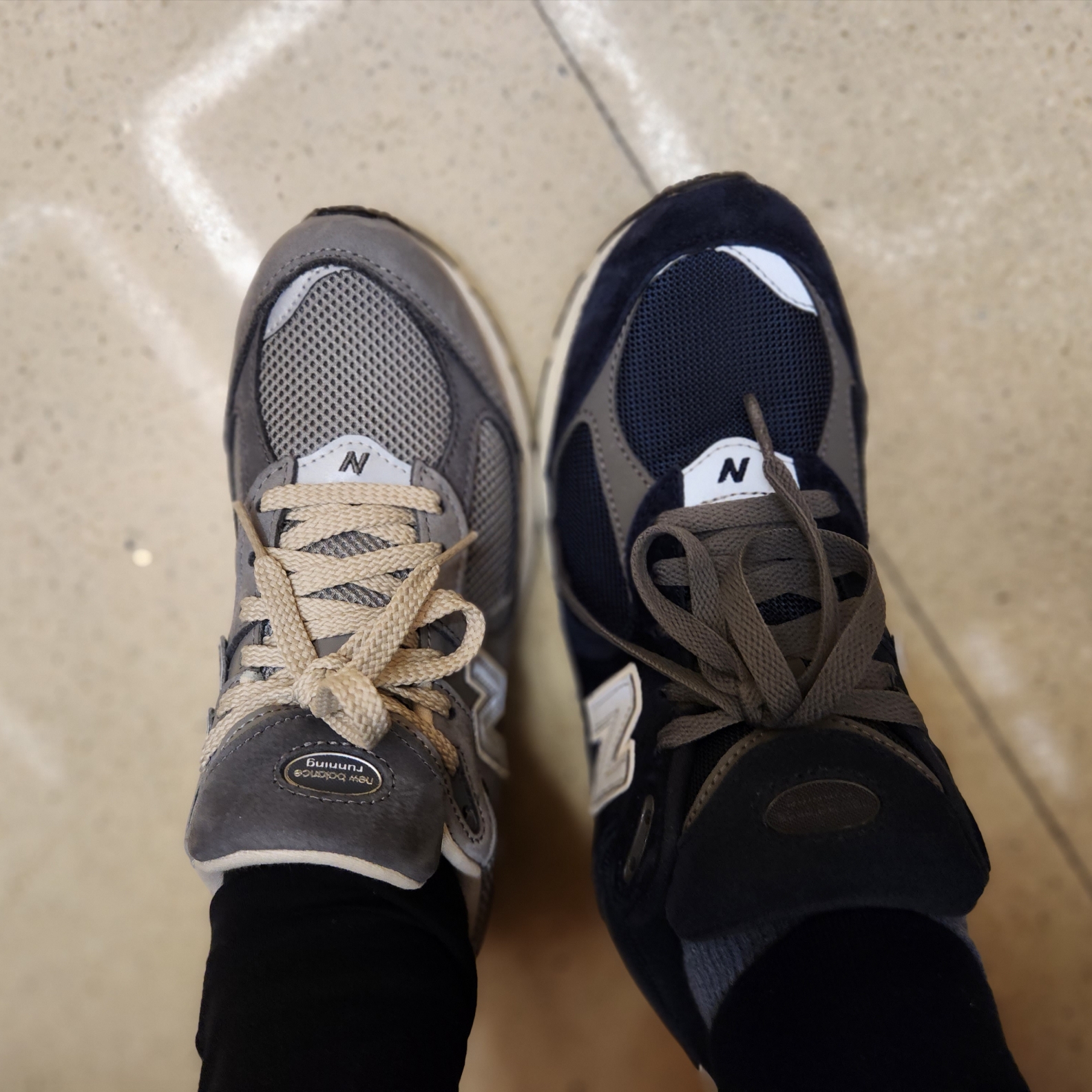 New Balance 2002R Eclipse Castlerock, New Balance 2002R Premium Vintage Grey 착용 스타일
