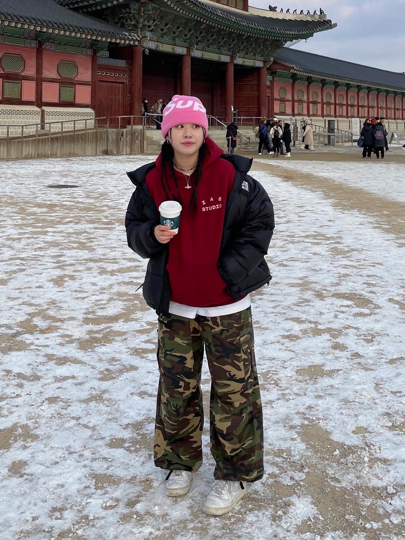 Supreme Big Logo Beanie Pink - 22FW, IAB Studio Hoodie Raspberry 착용 스타일 - 1
