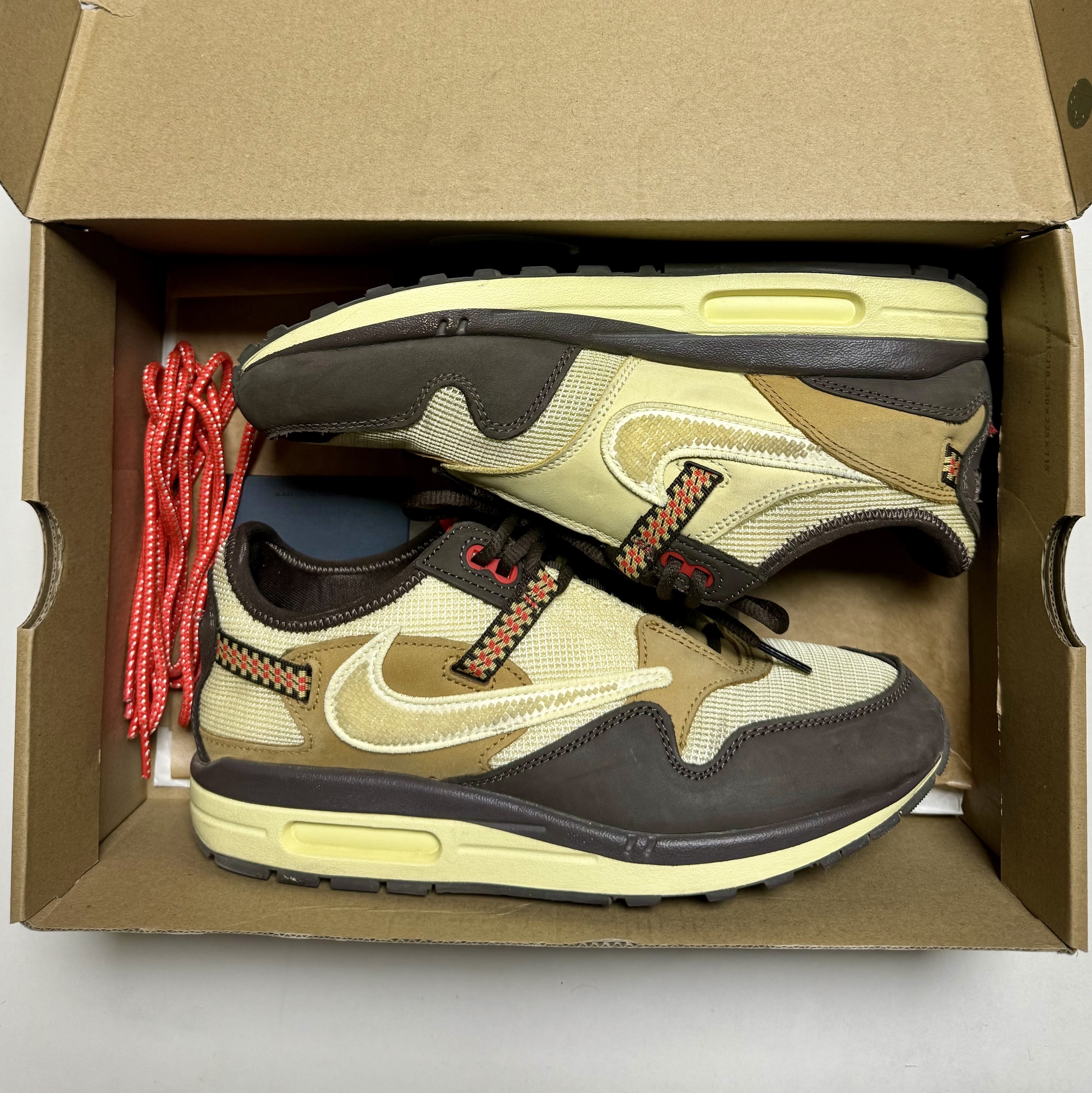 Nike x Travis Scott Air Max 1 Cact.us Brown 착용 스타일