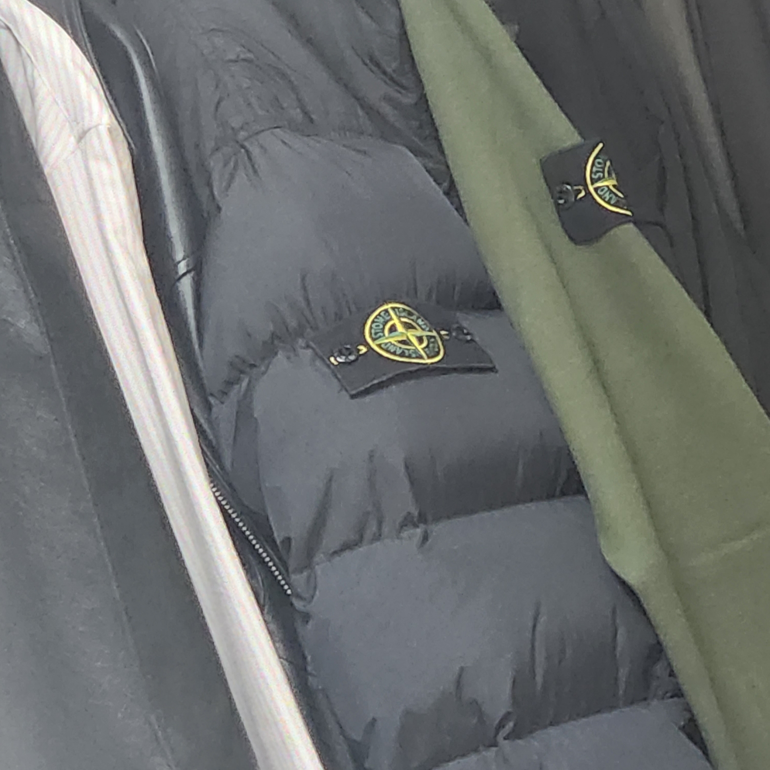 Stone Island 40623 Garment Dyed Crinkle Reps Recycled Nylon Down Jacket Black - 23FW 착용 스타일