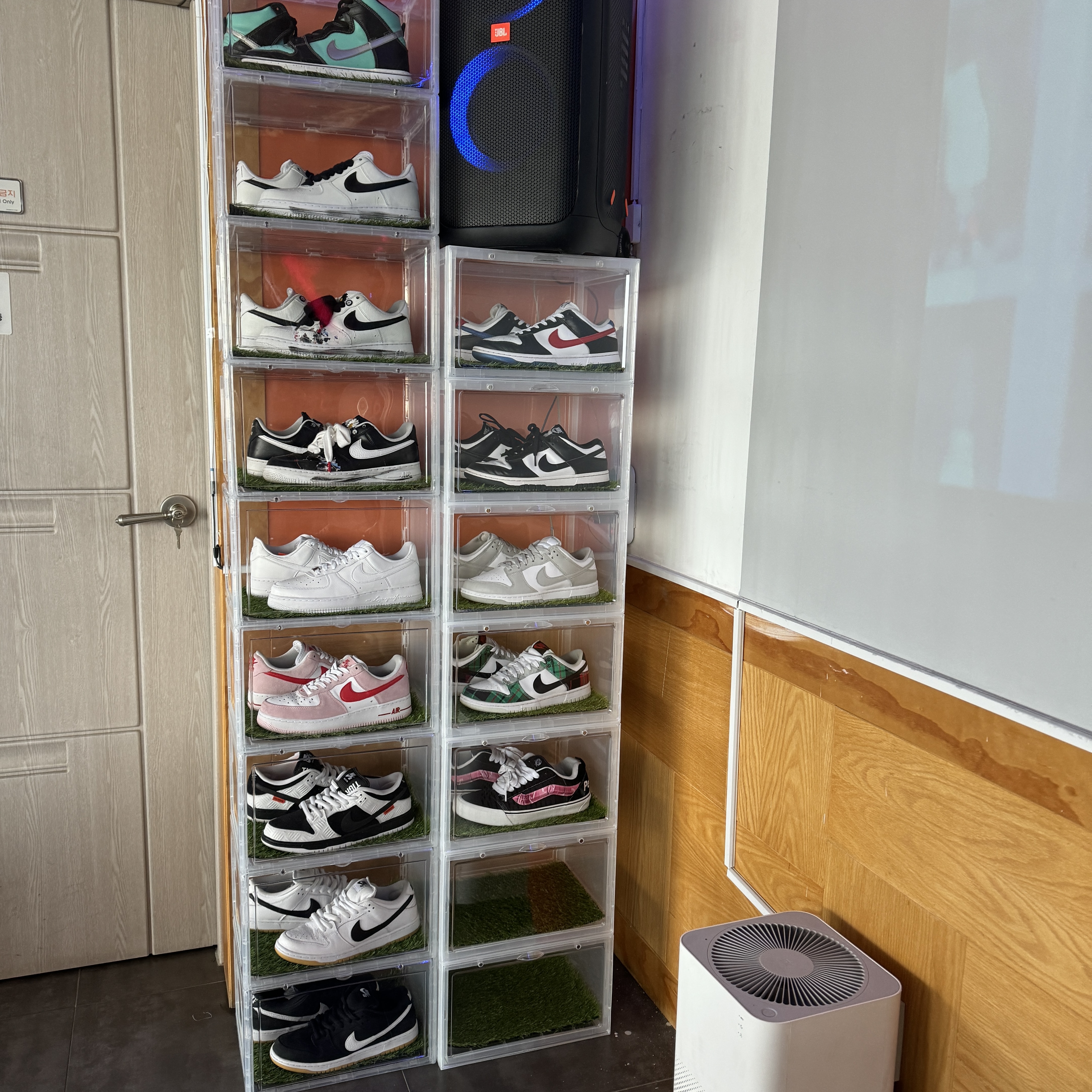 Jordan 1 Retro High OG Chicago 2022, Jordan 1 x Travis Scott Retro High OG SP Mocha 착용 스타일 - 2
